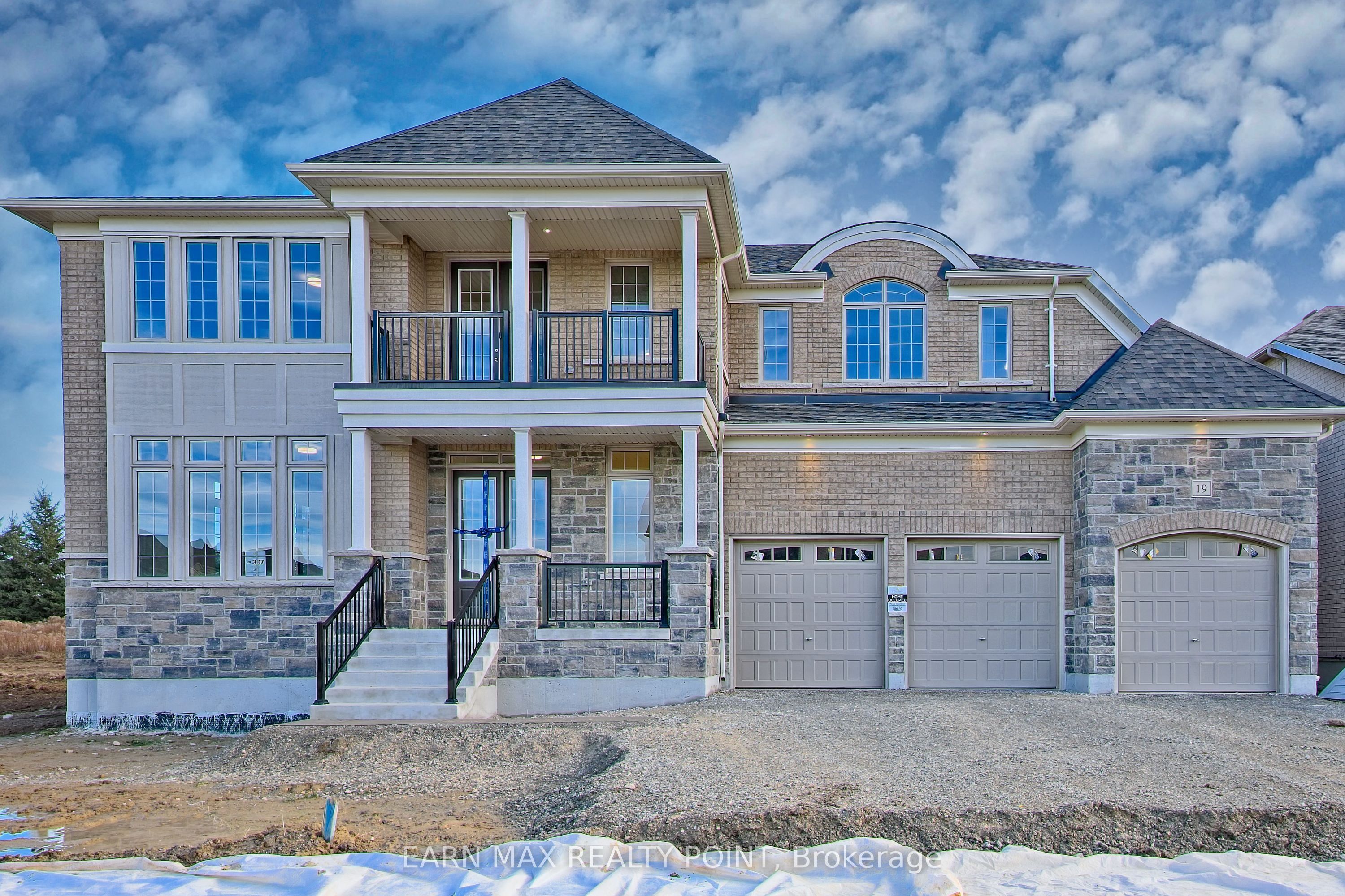19 Marigold Boulevard Property Photo 2