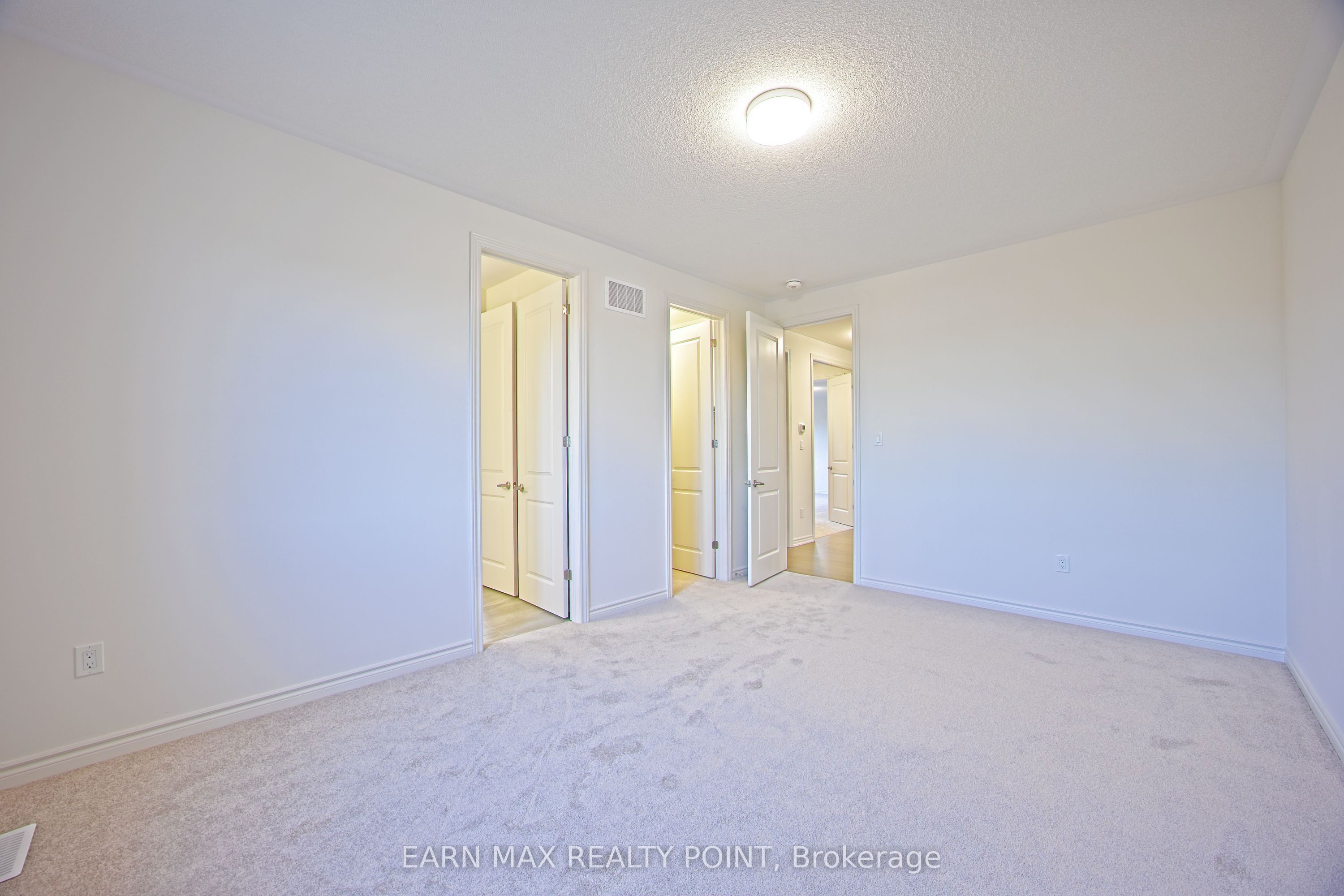 19 Marigold Boulevard Property Photo 34
