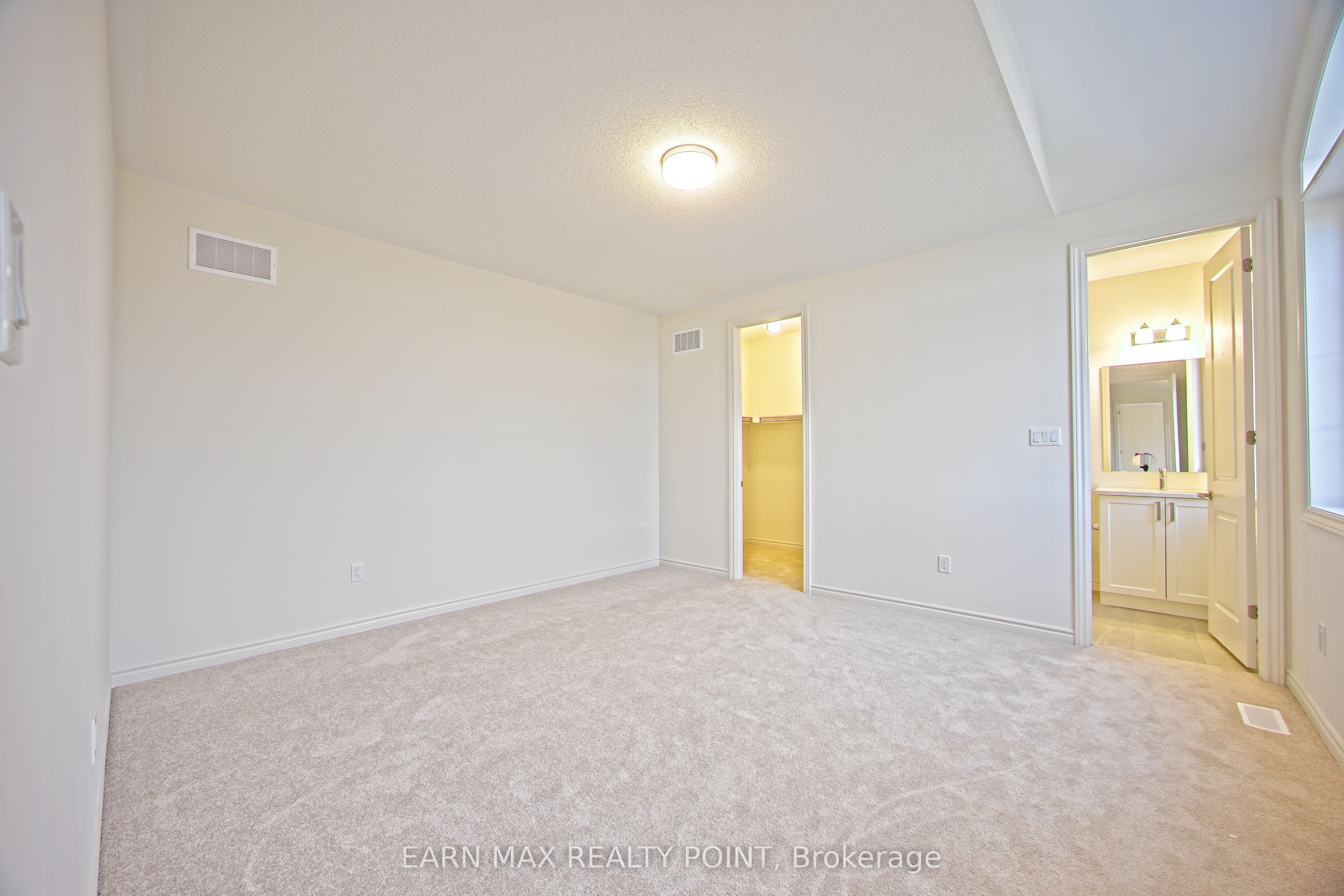 19 Marigold Boulevard Property Photo 38