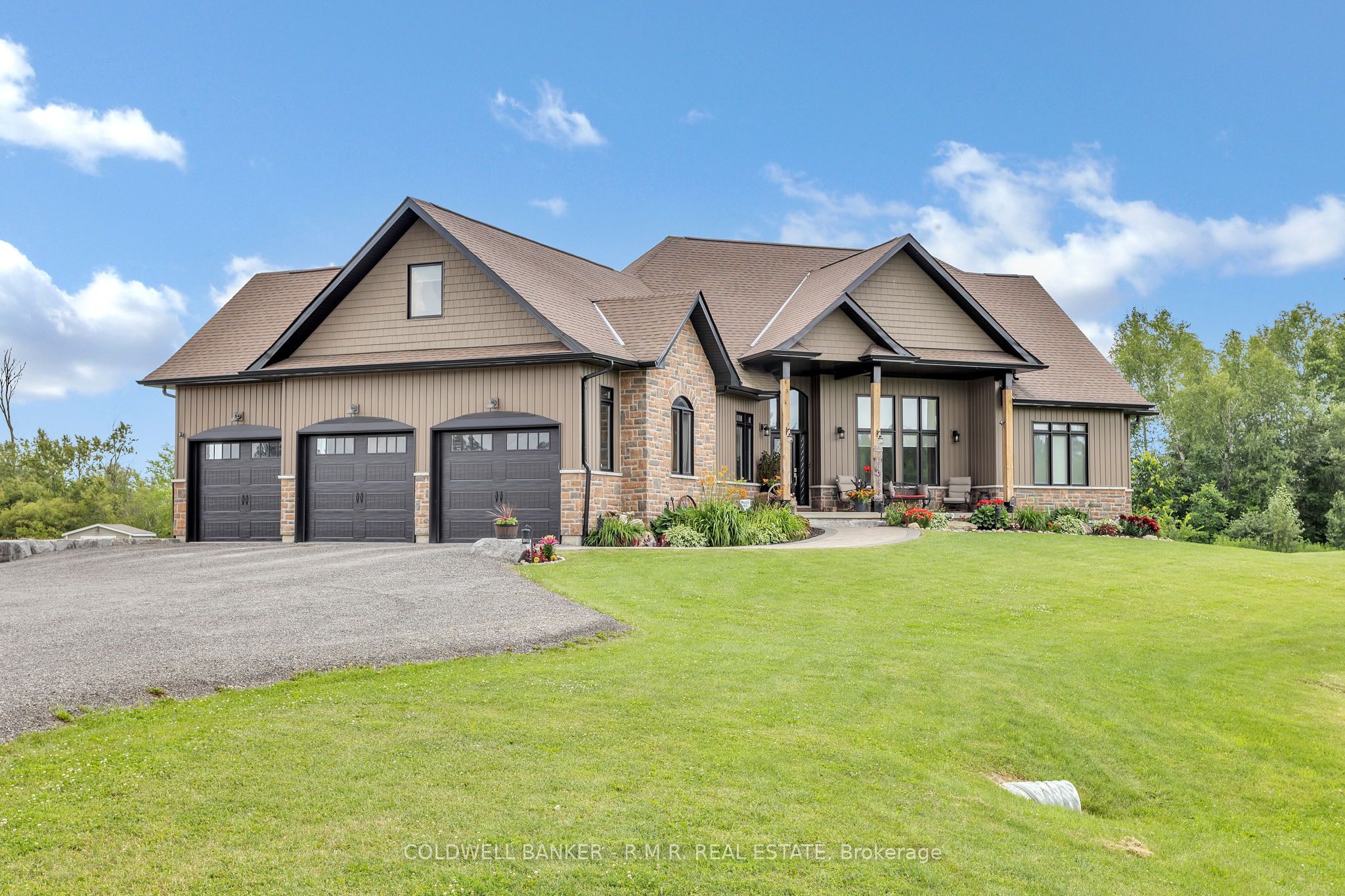470 Blue Mountain Road Property Photo 1