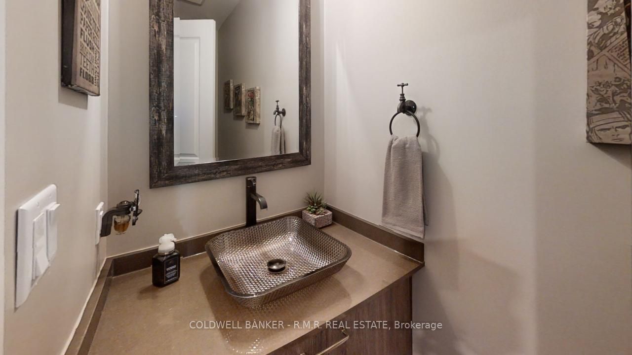 470 Blue Mountain Road Property Photo 11