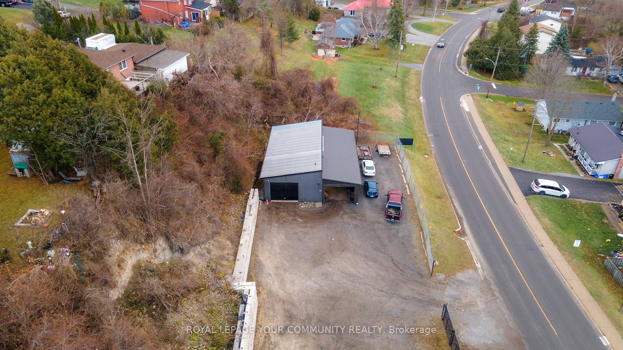 103 The Queensway Property Photo 8