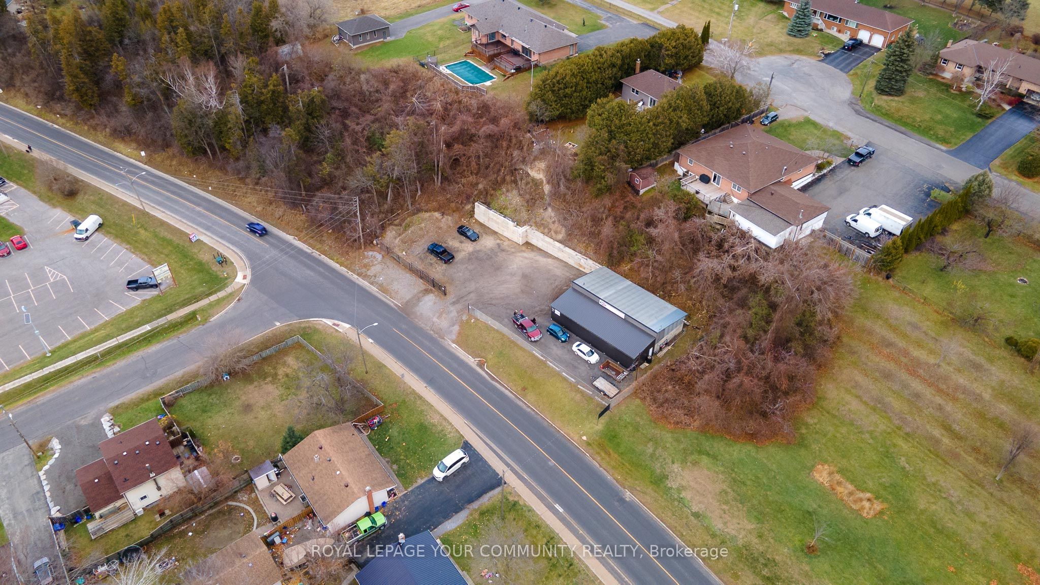 103 The Queensway Property Photo 11