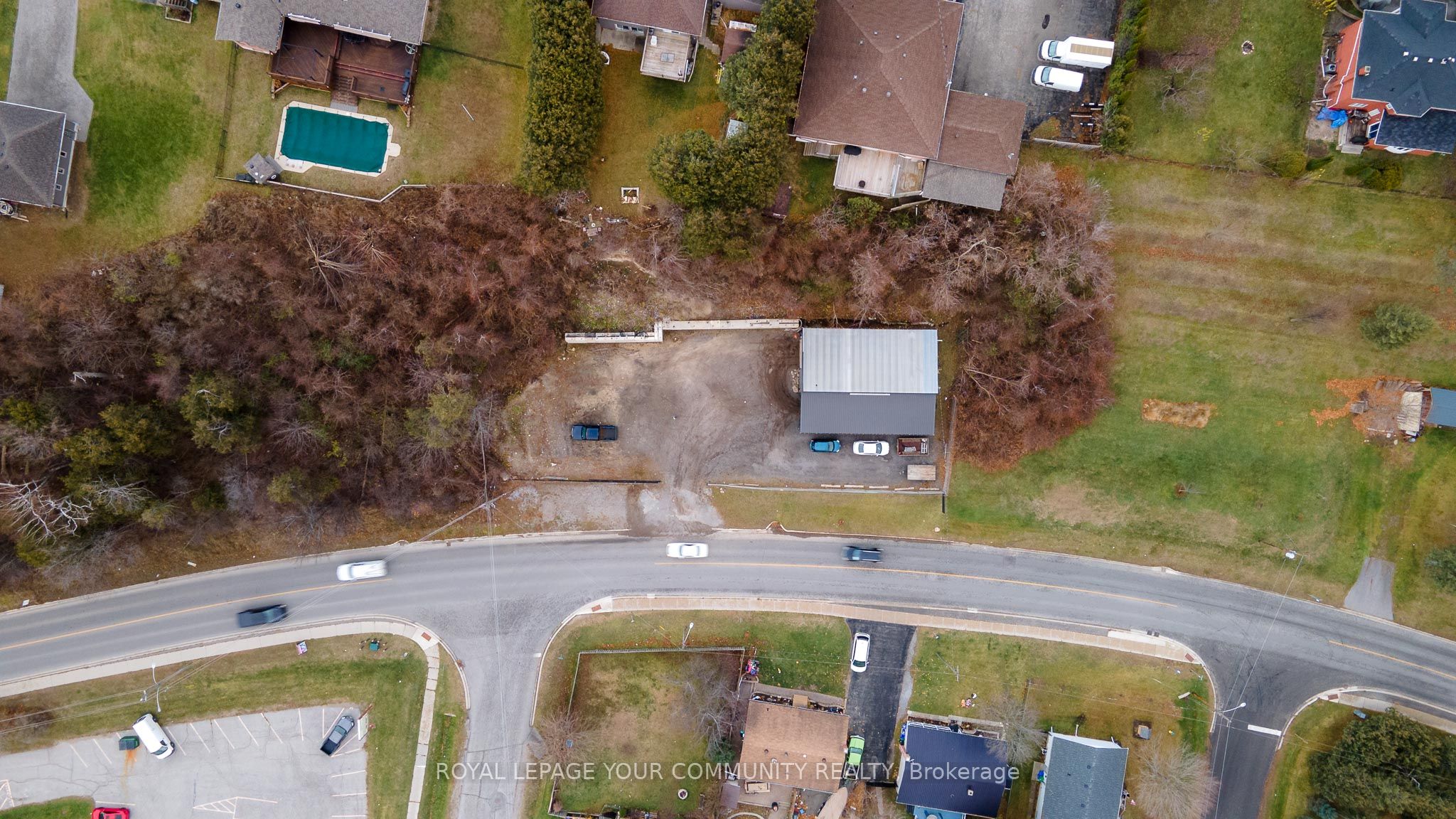 103 The Queensway Property Photo 24