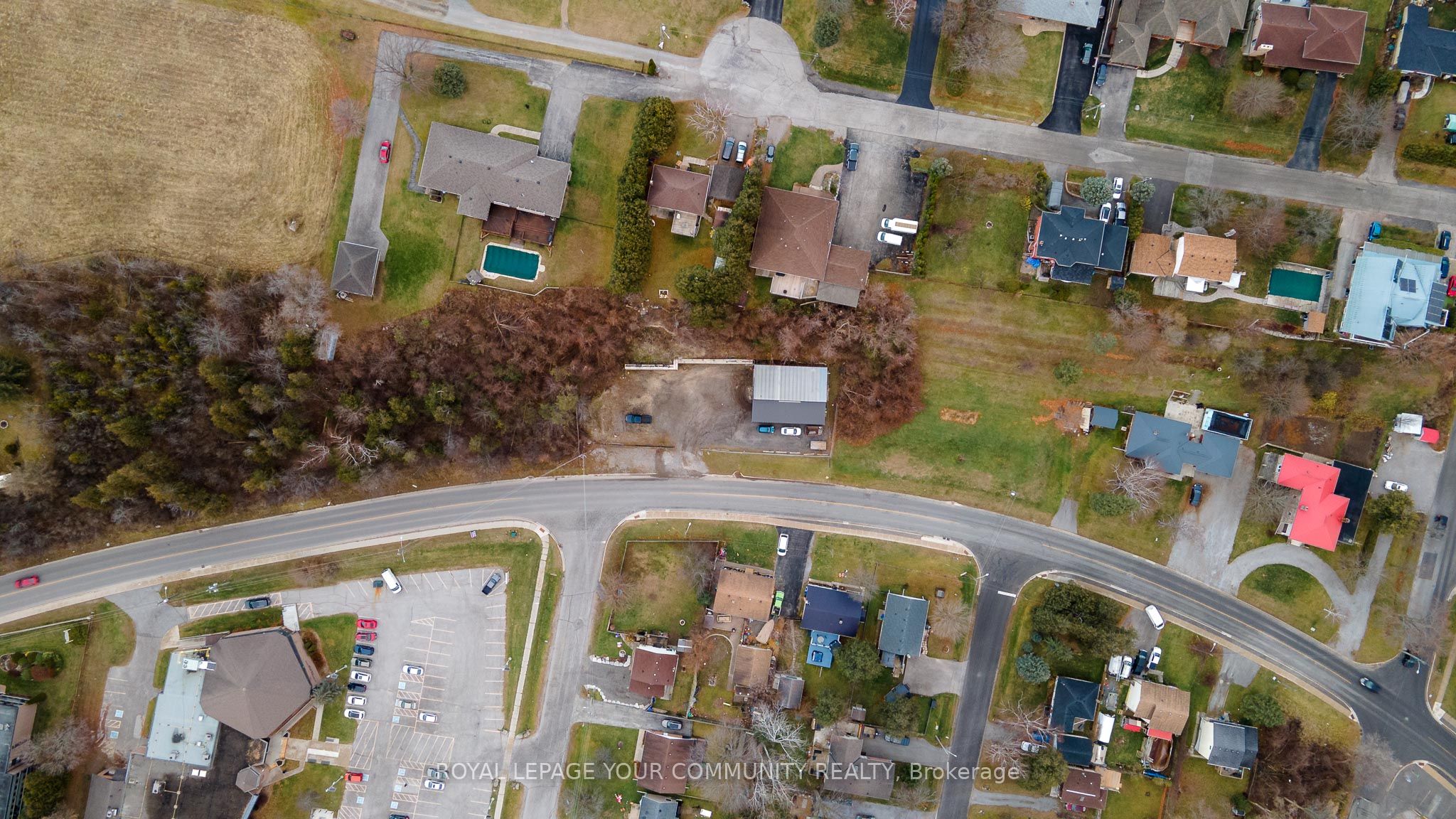 103 The Queensway Property Photo 25