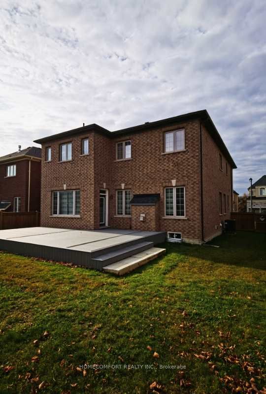 111 Mitchell Place Property Photo 12
