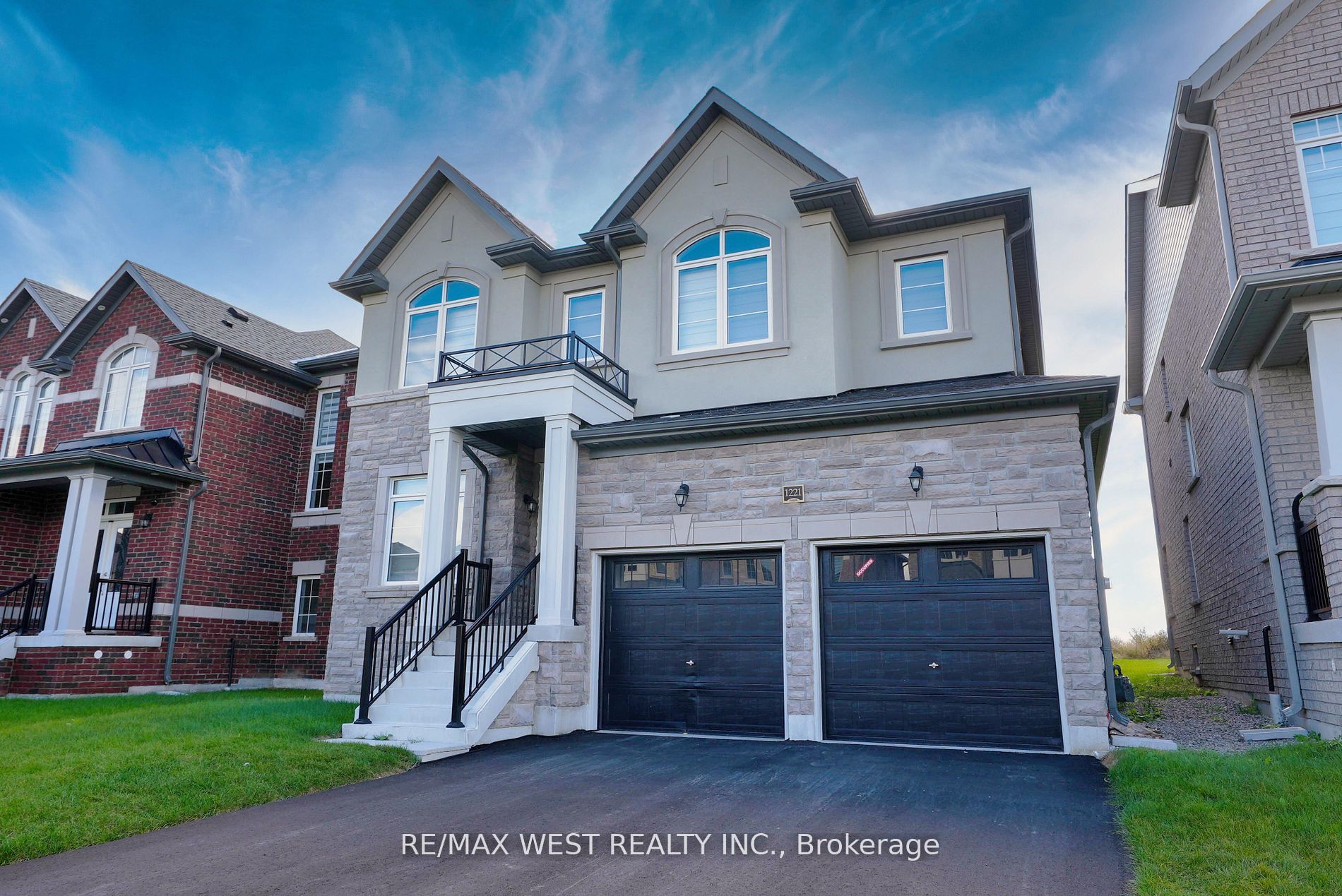 1221 Corby Way Property Photo 1