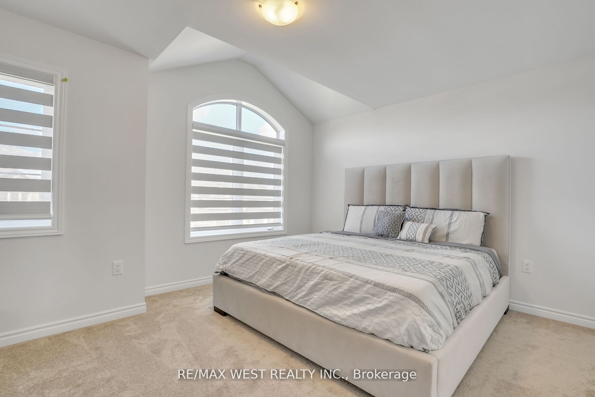 1221 Corby Way Property Photo 11