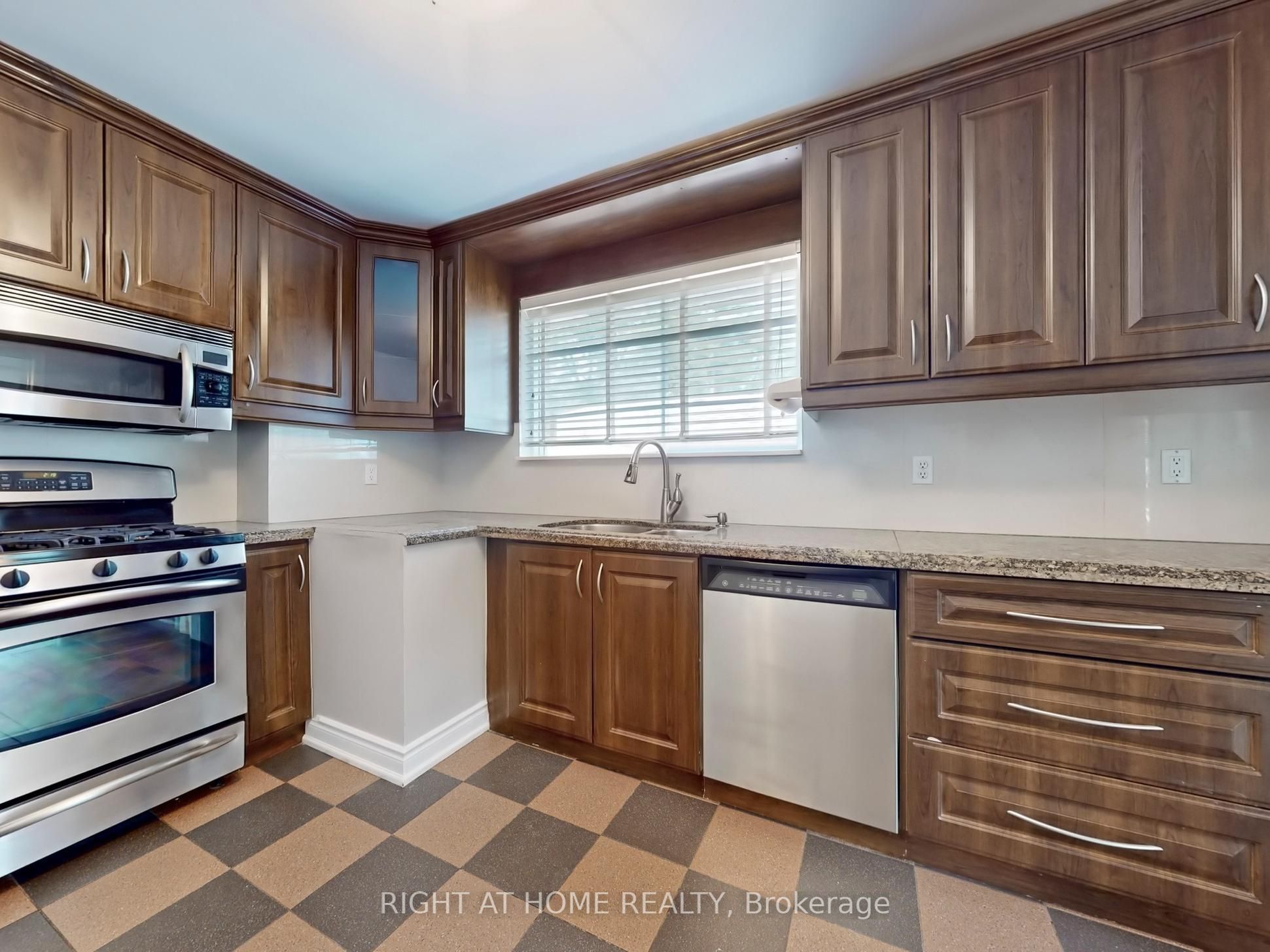#main Fl - 96 Grandview Avenue Property Photo 26