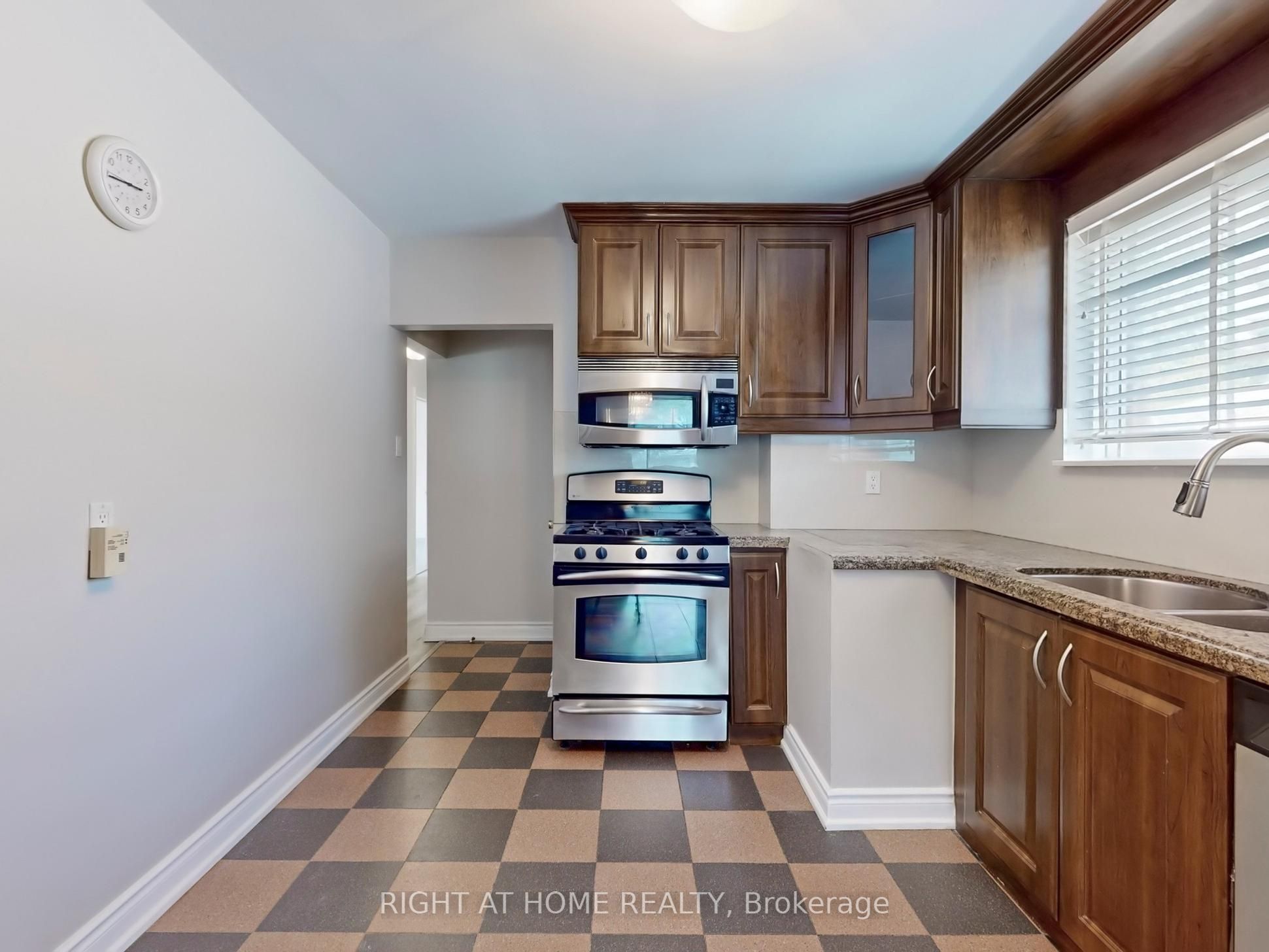 #main Fl - 96 Grandview Avenue Property Photo 27