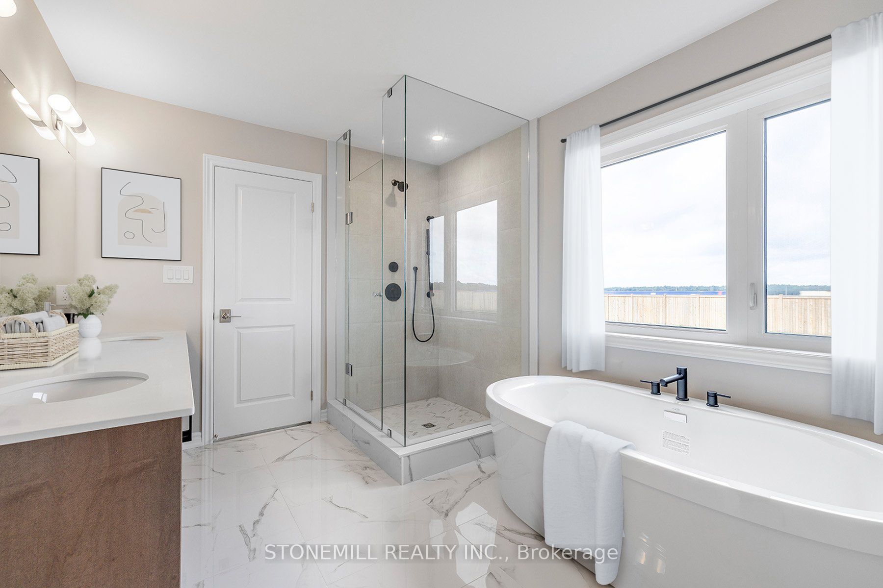 52 Henderson Street Property Photo 9