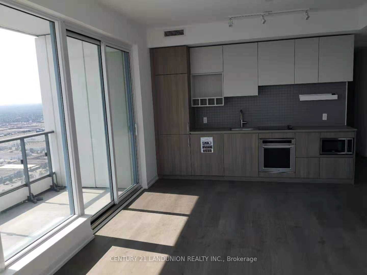 950 Portage Pkwy Property Photo 3