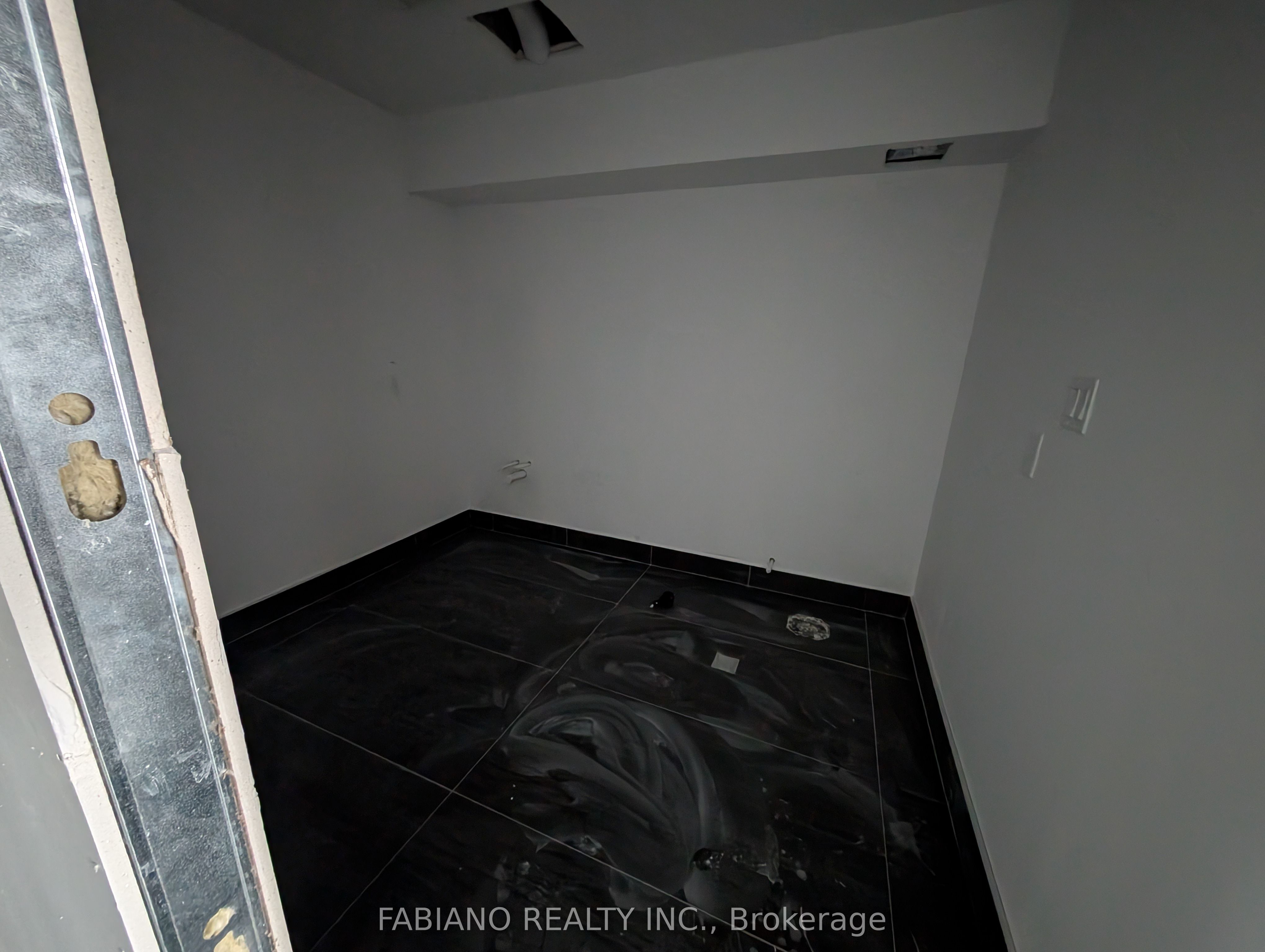 #2 - 13130 Yonge Street Property Photo 8