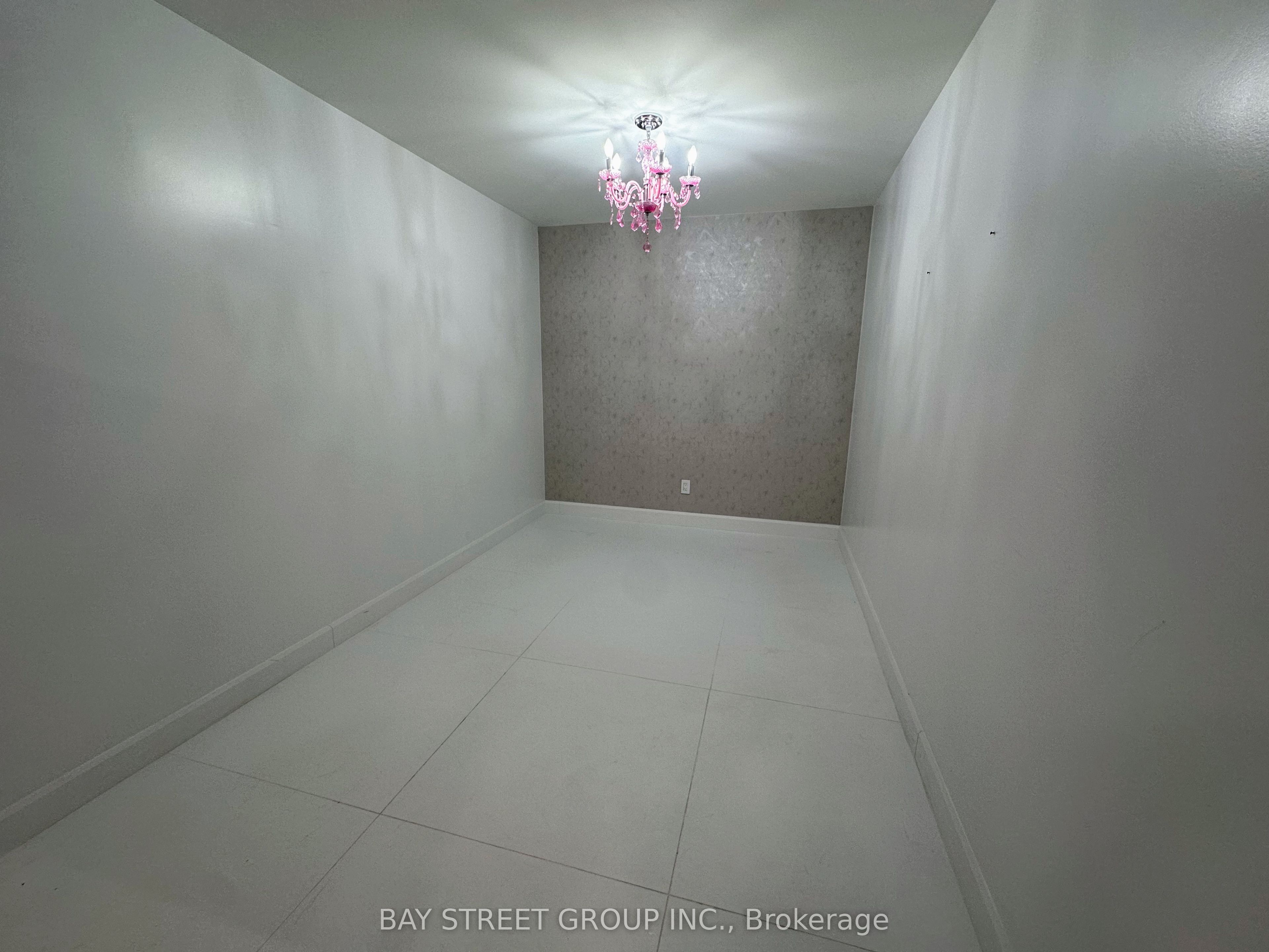 #lower - 105 Main Street Property Photo 7