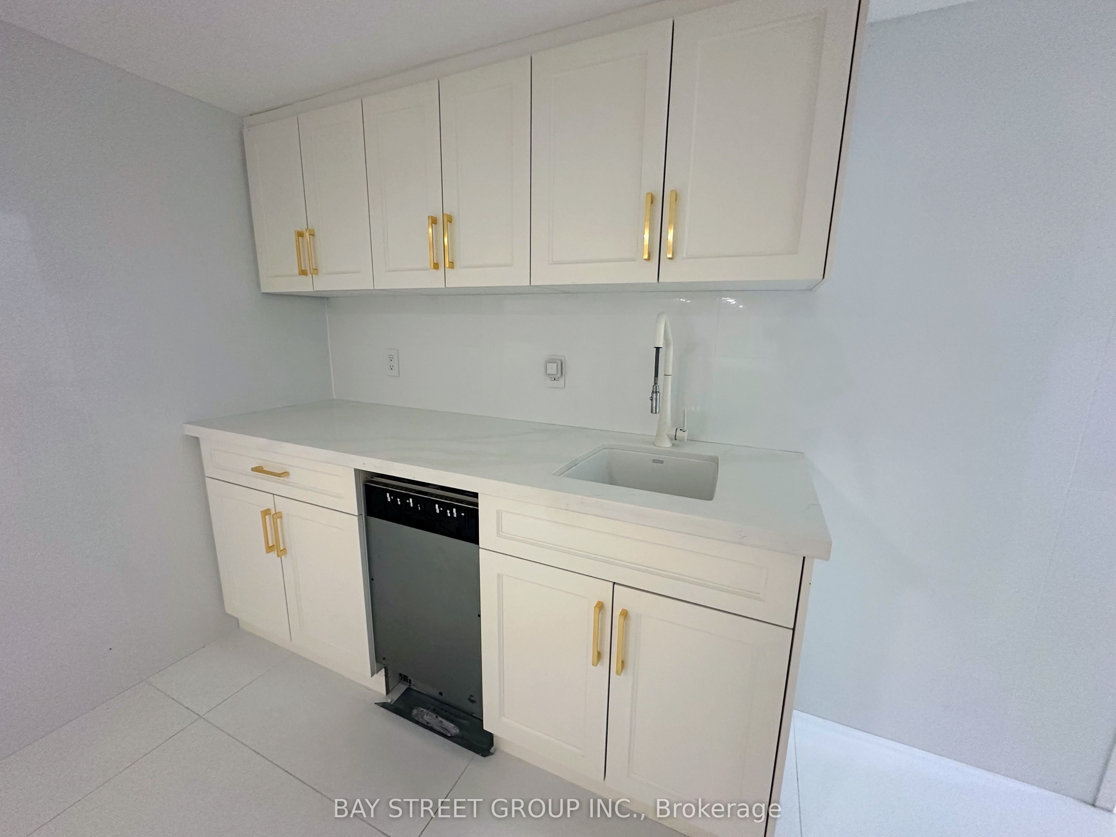 #lower - 105 Main Street Property Photo 12