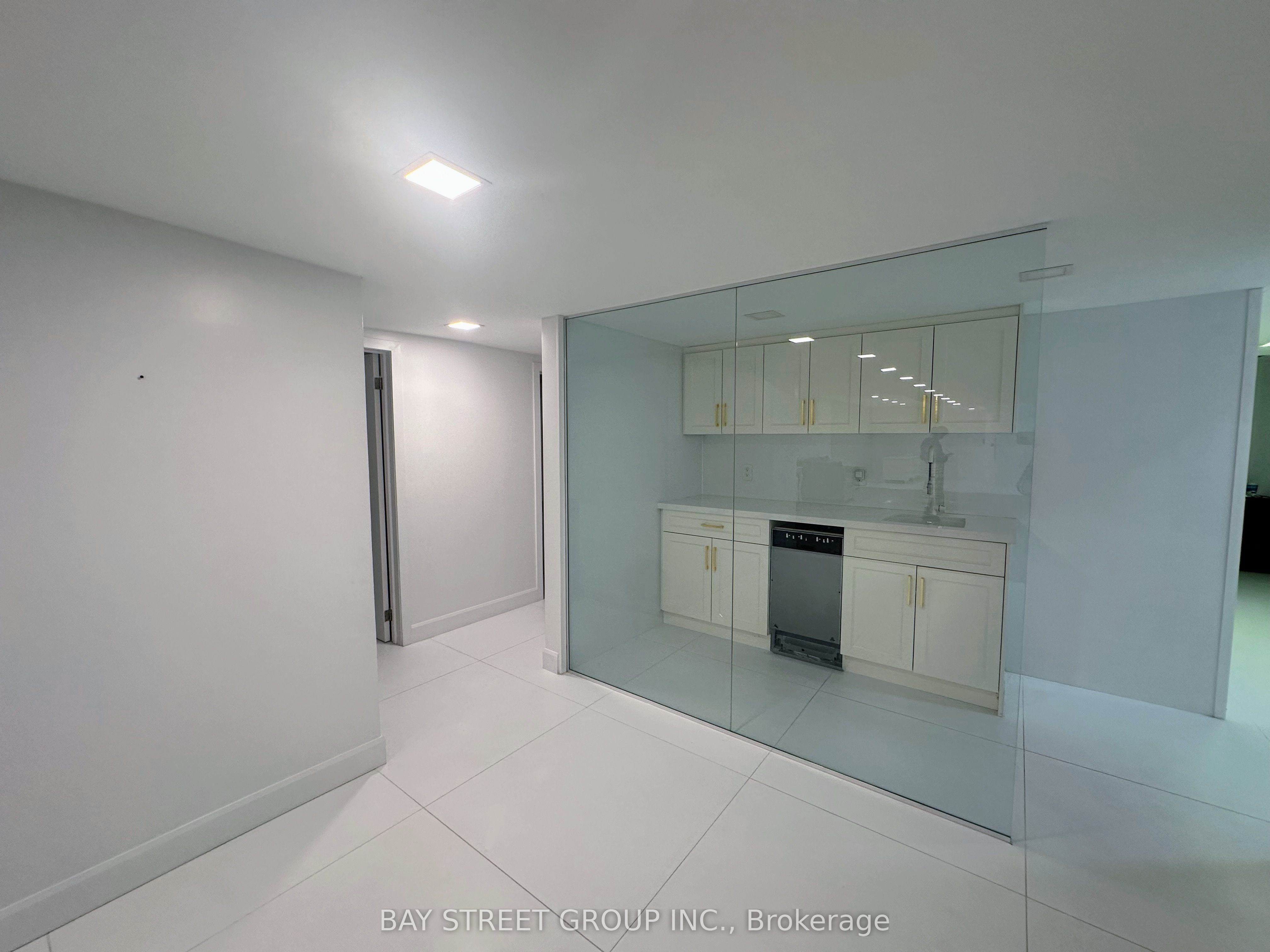 #lower - 105 Main Street Property Photo 13