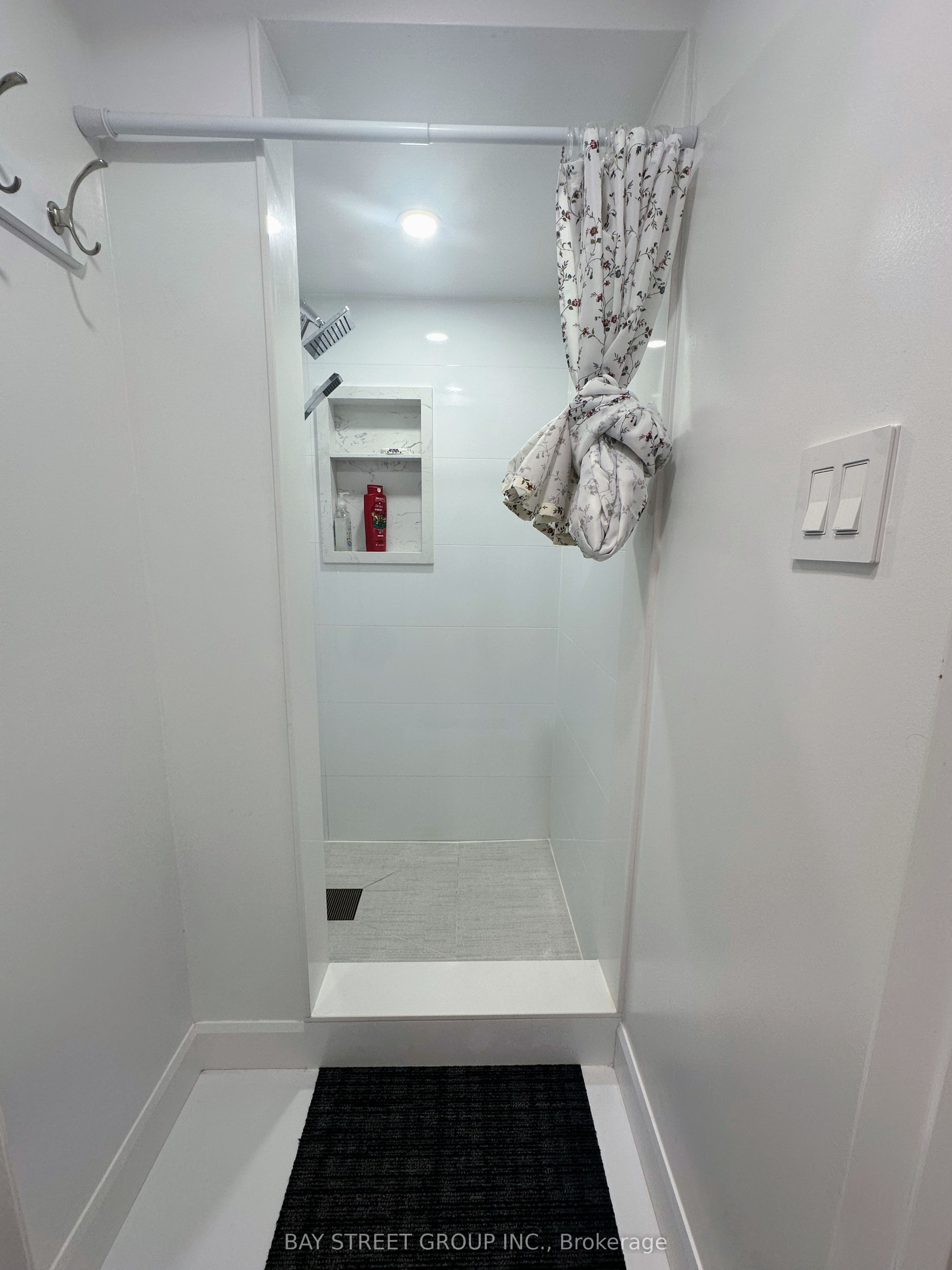 #lower - 105 Main Street Property Photo 15