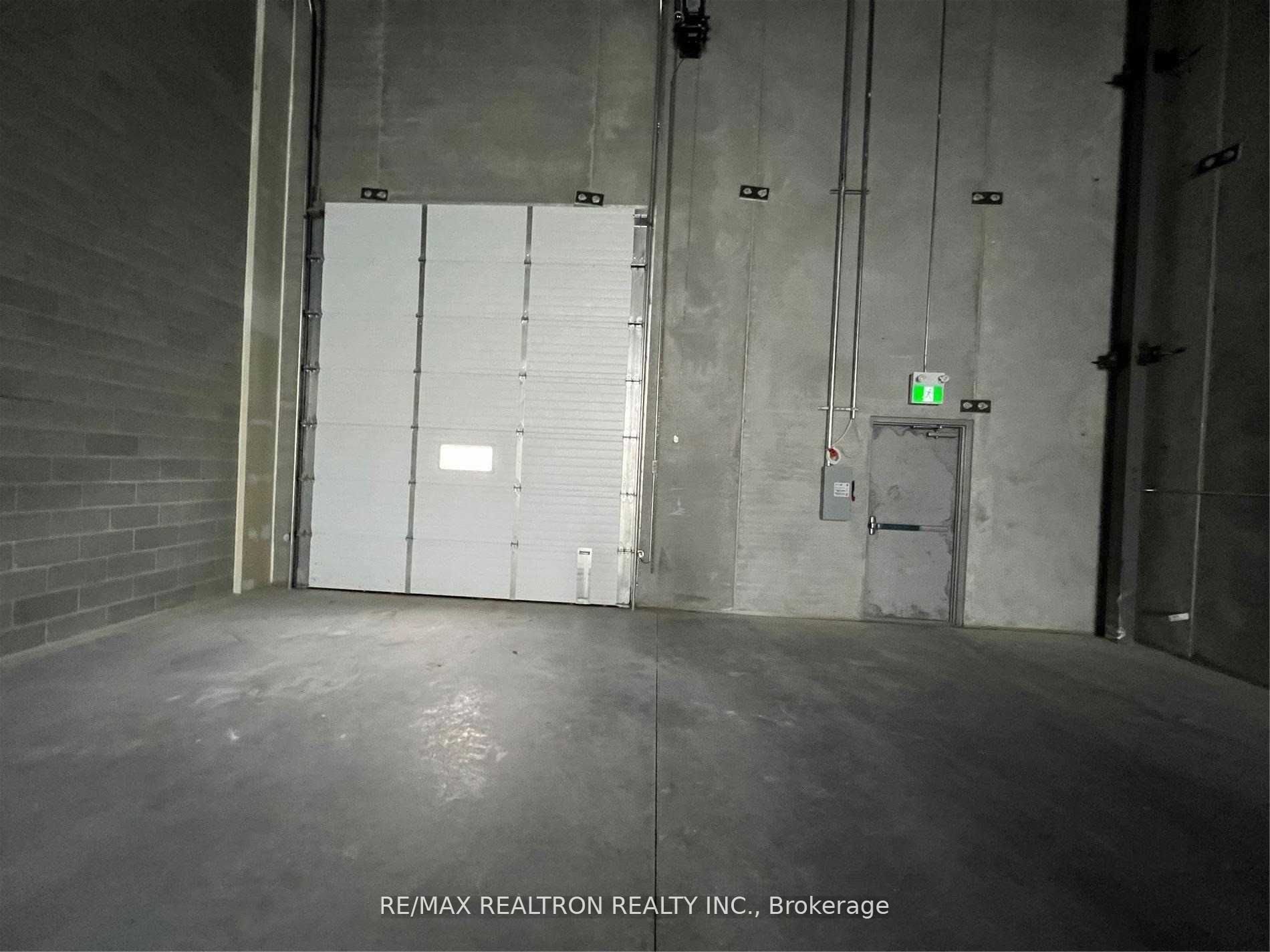 #1 - 10952 Woodbine Avenue Property Photo 8