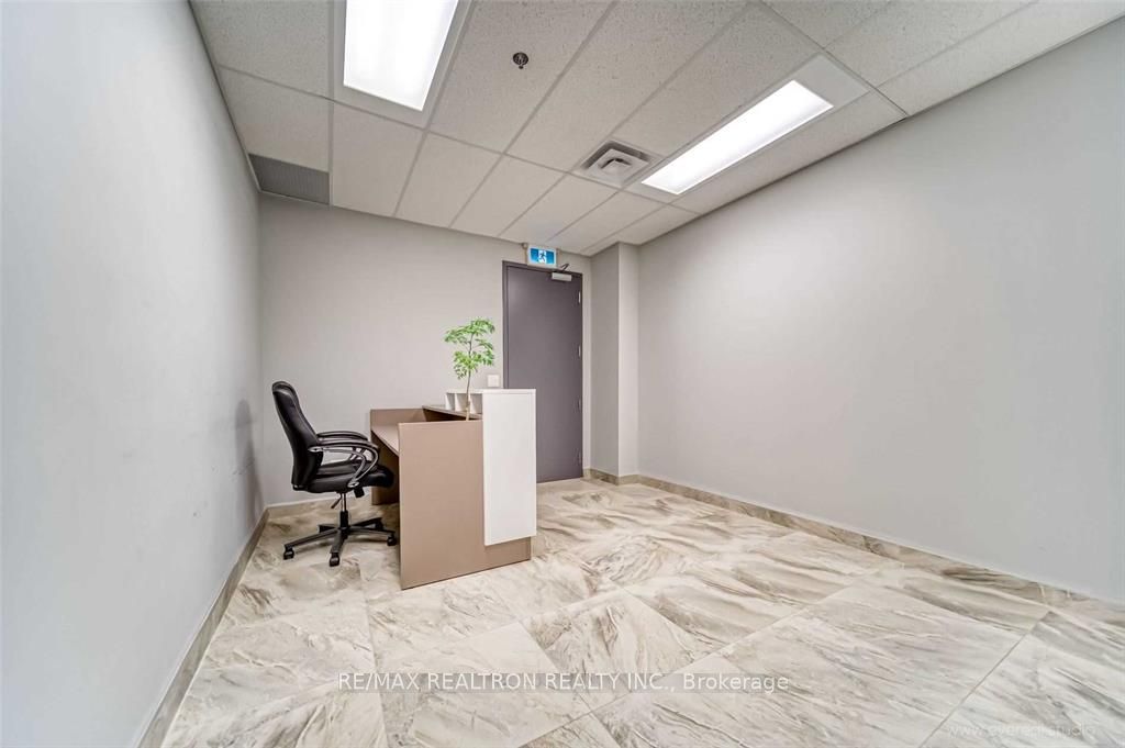 #512 - 7191 Yonge Street Property Photo 9