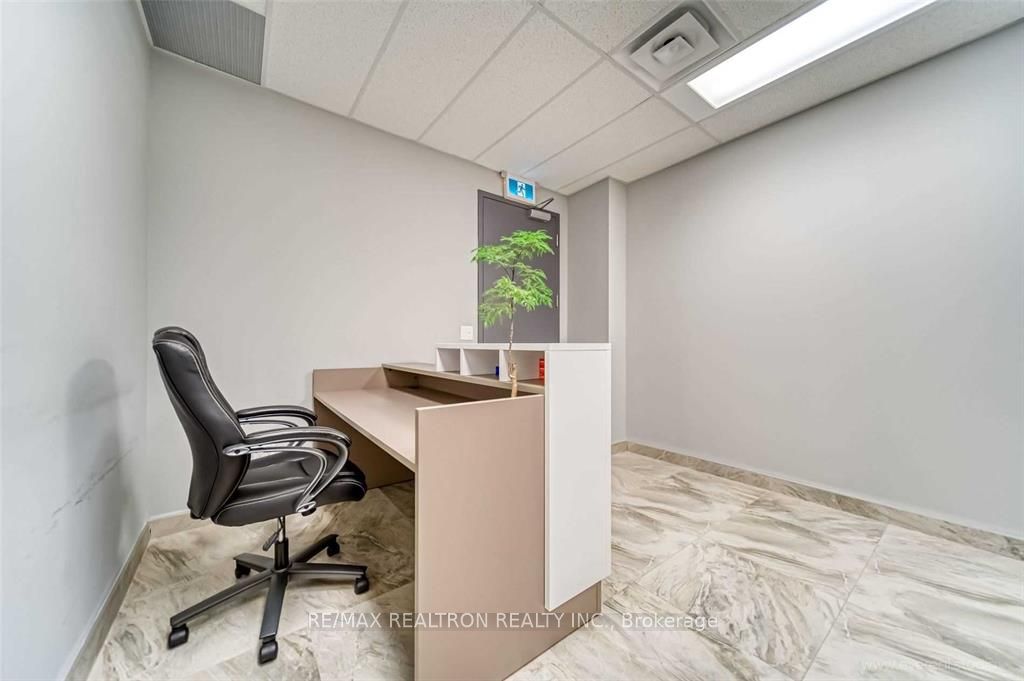 #512 - 7191 Yonge Street Property Photo 11