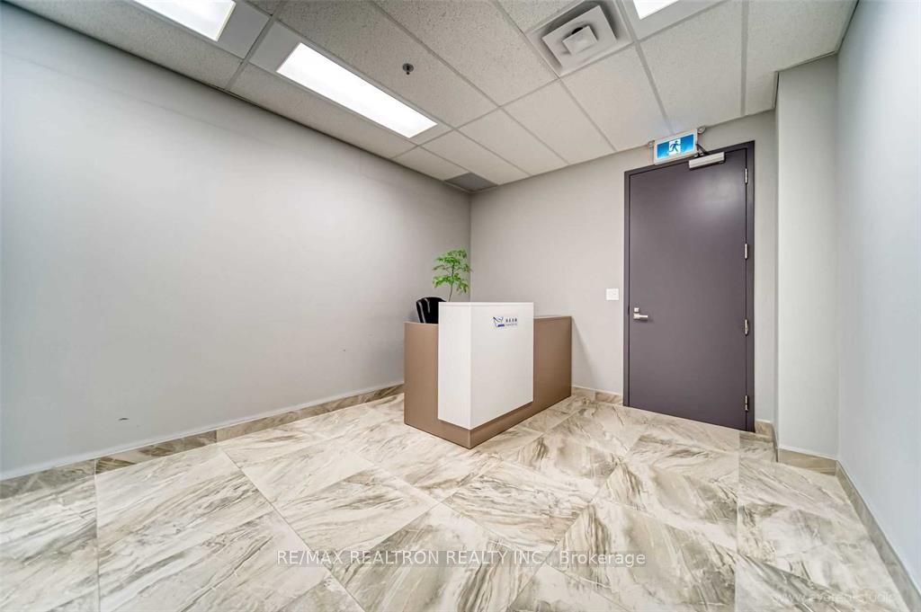 #512 - 7191 Yonge Street Property Photo 8