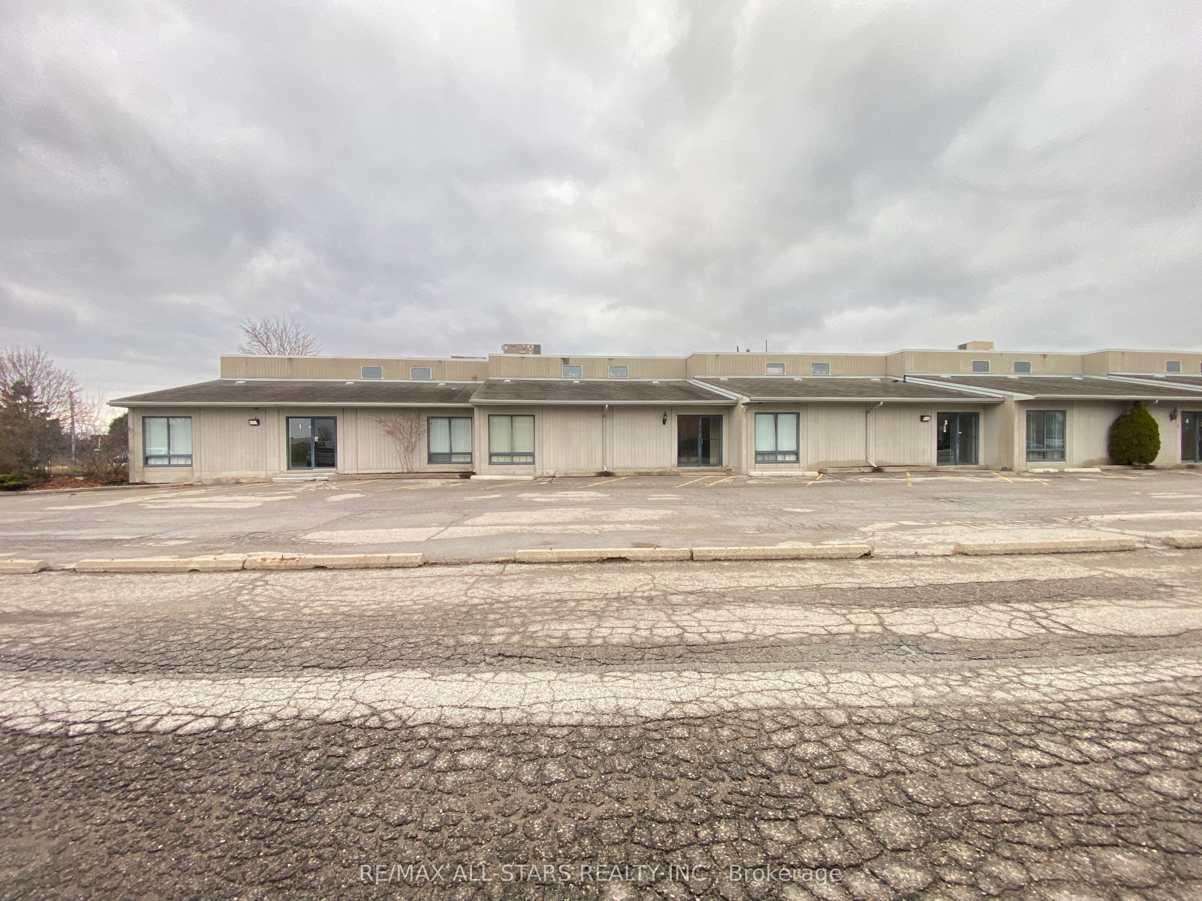 ##2-3 - 10 Gormley Industrial Avenue Property Photo 3