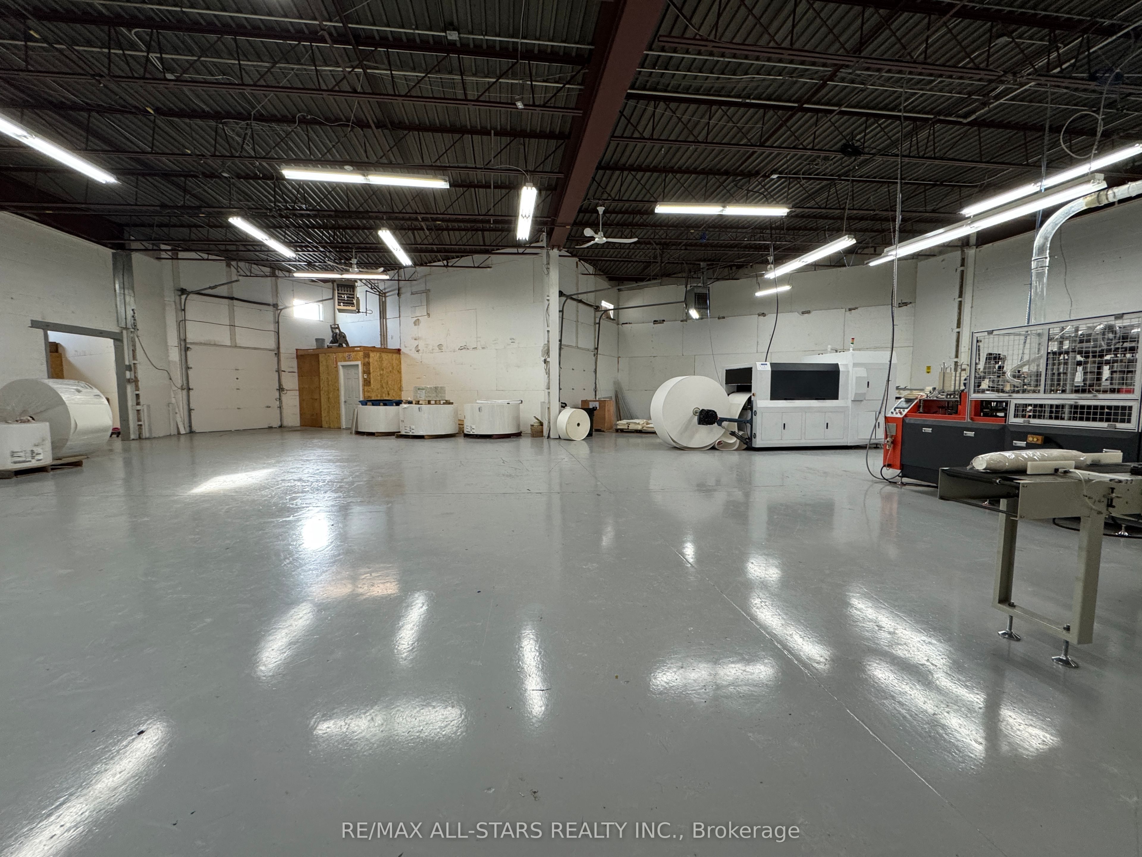 ##2-3 - 10 Gormley Industrial Avenue Property Photo 6