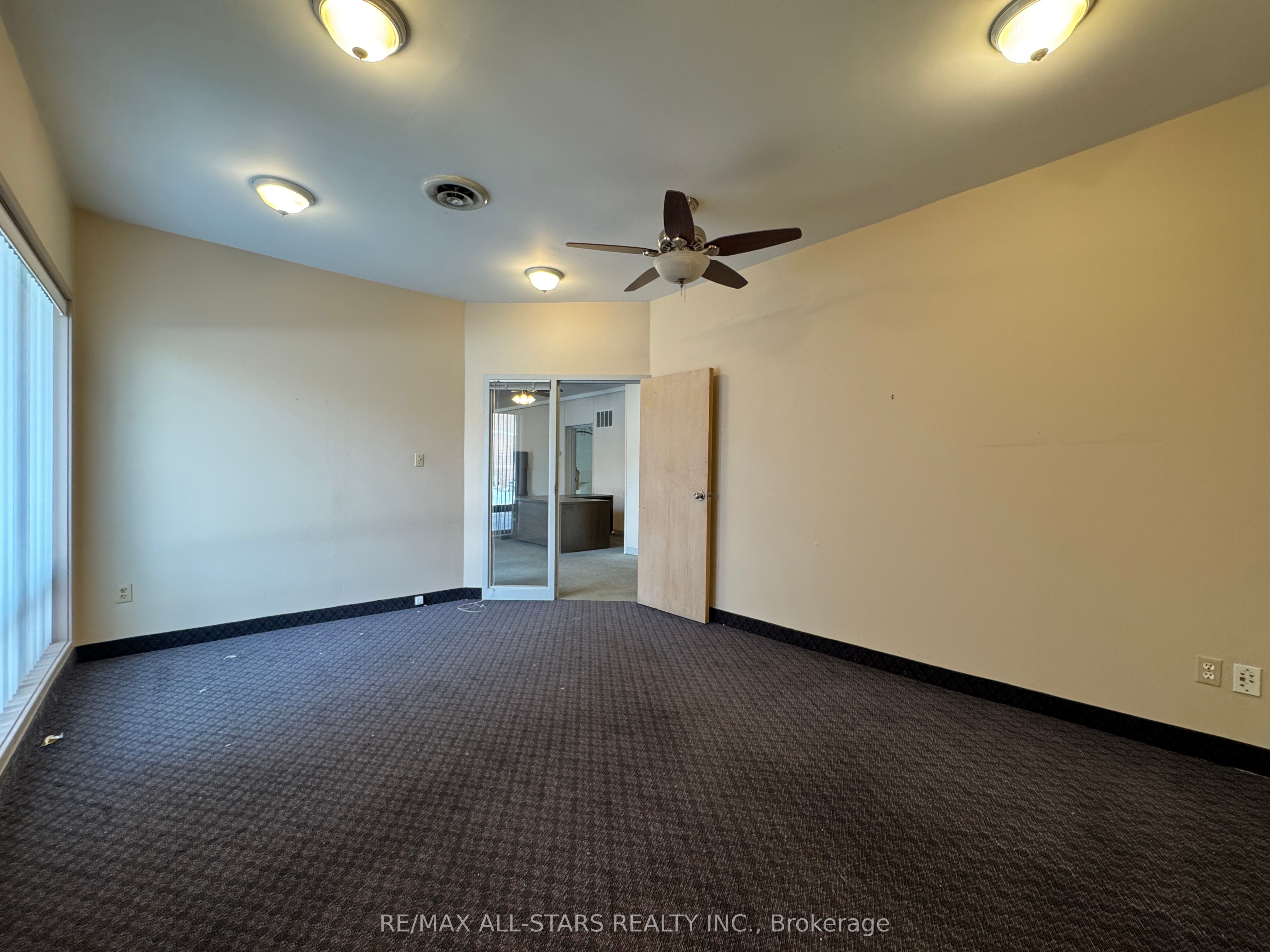 ##2-3 - 10 Gormley Industrial Avenue Property Photo 22