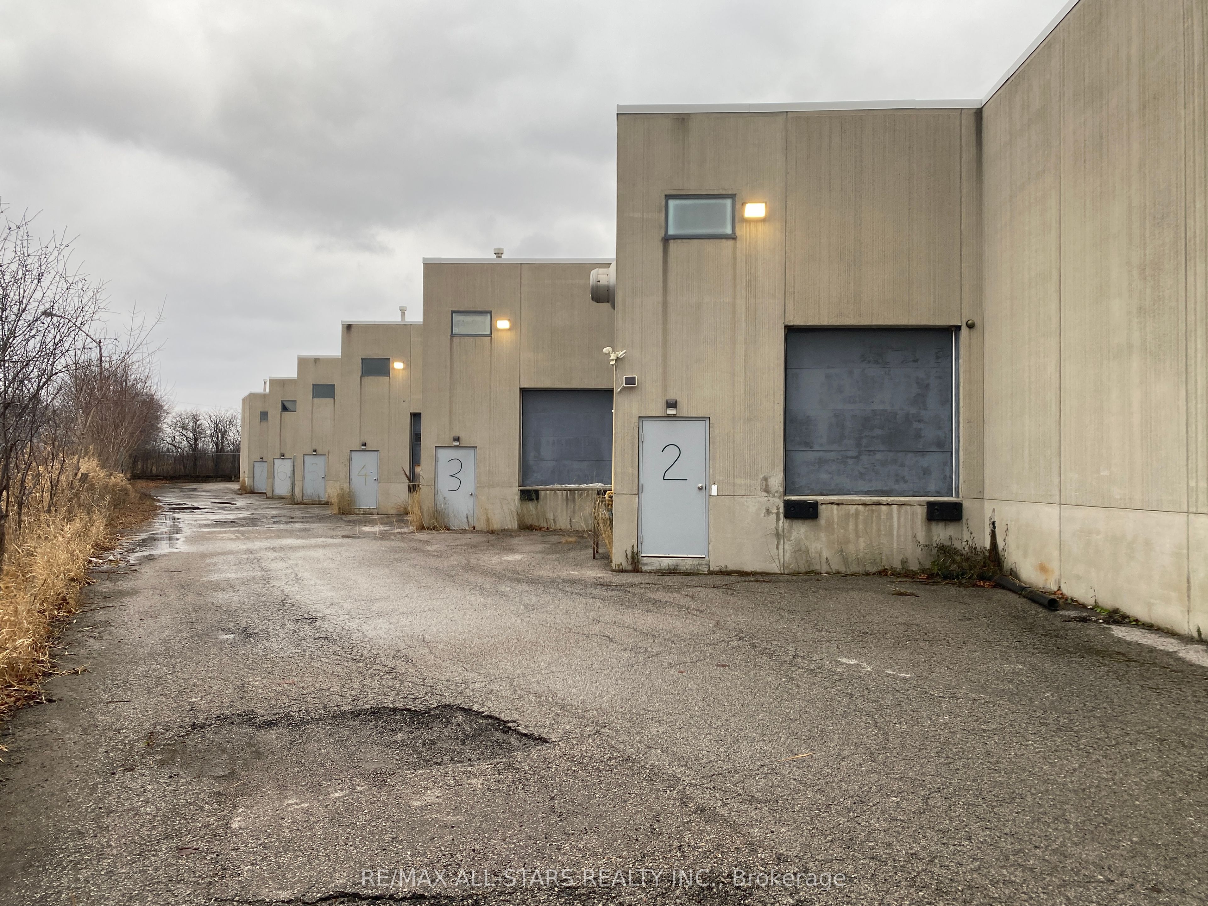 ##2-3 - 10 Gormley Industrial Avenue Property Photo 29