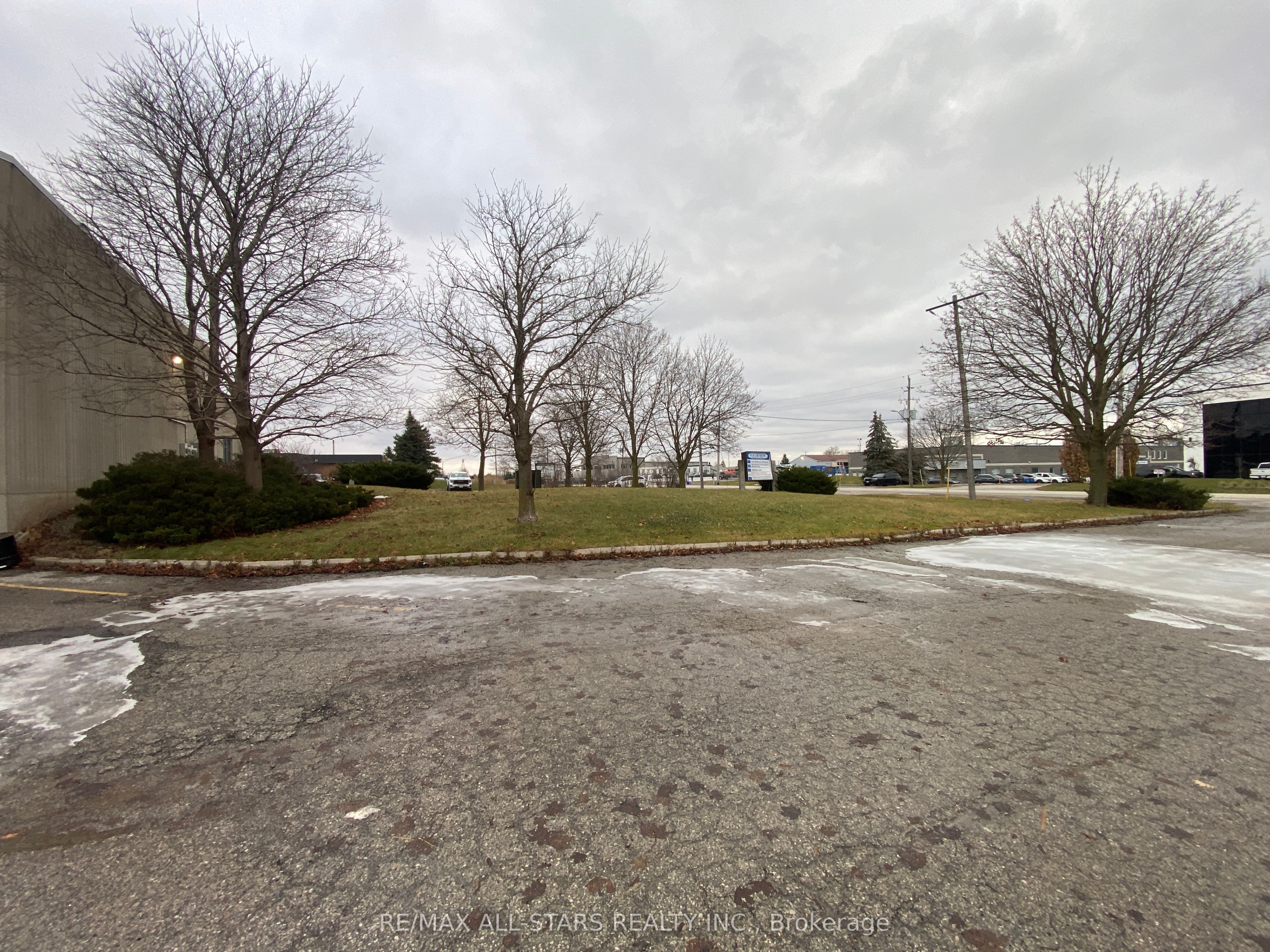 ##2-3 - 10 Gormley Industrial Avenue Property Photo 33