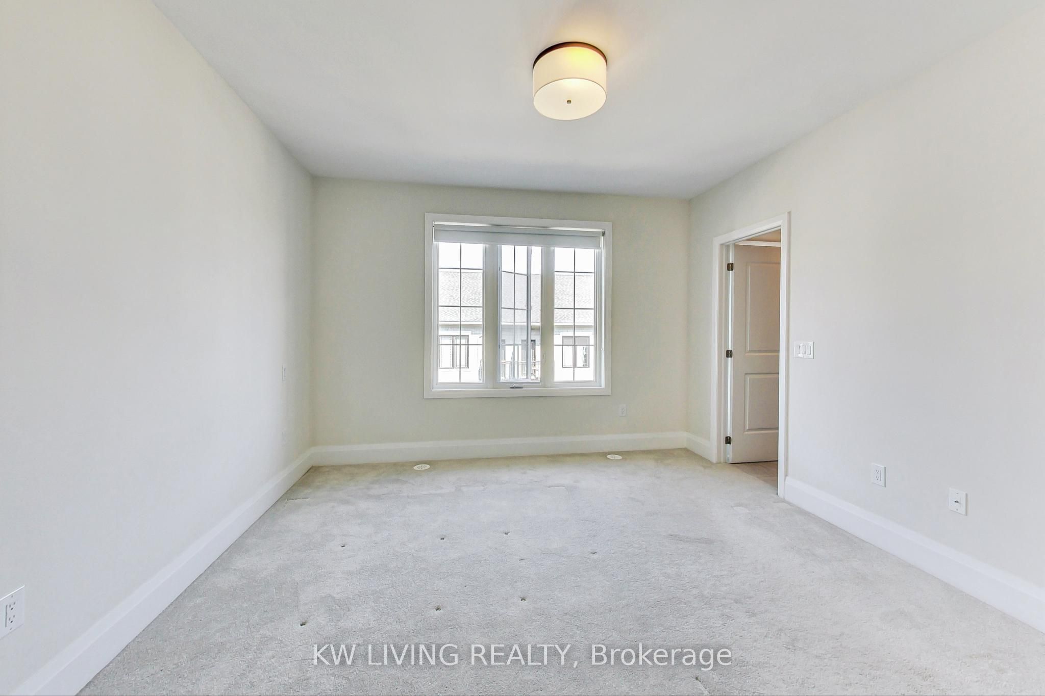 #th7 - 390 Highway 7 Property Photo 20