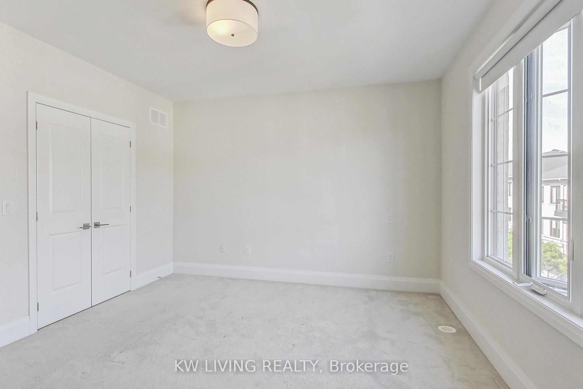 #th7 - 390 Highway 7 Property Photo 21