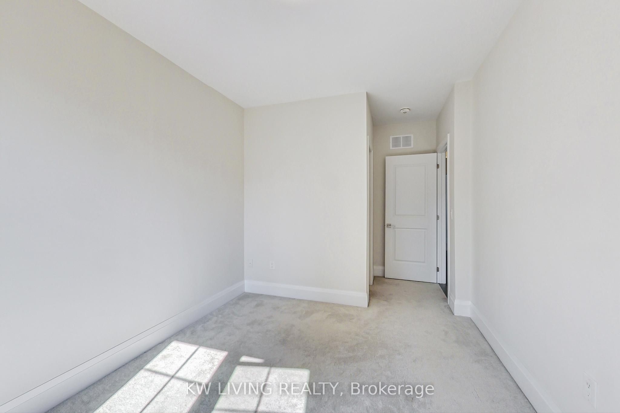 #th7 - 390 Highway 7 Property Photo 27
