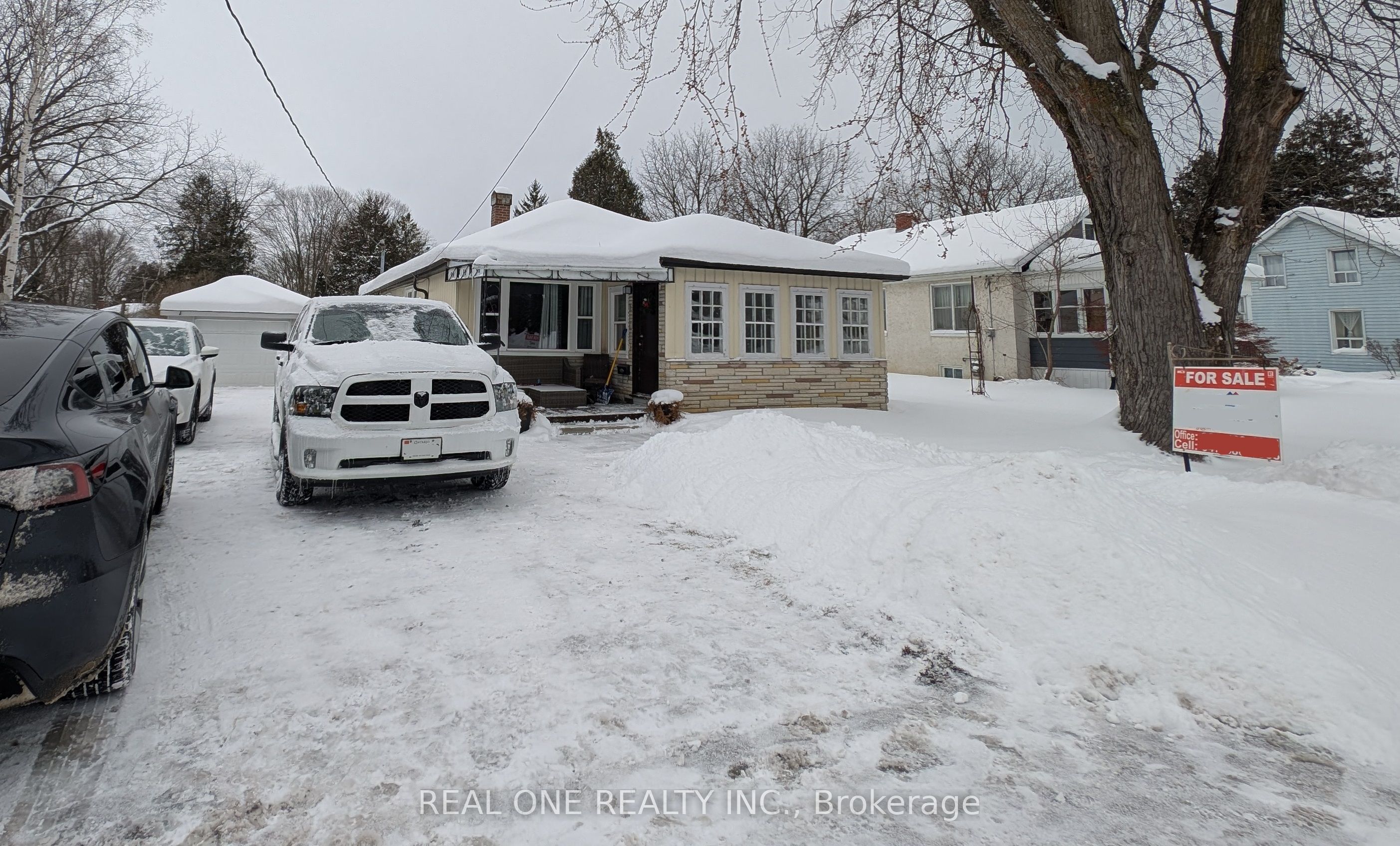 10 Queen Street Property Photo 1