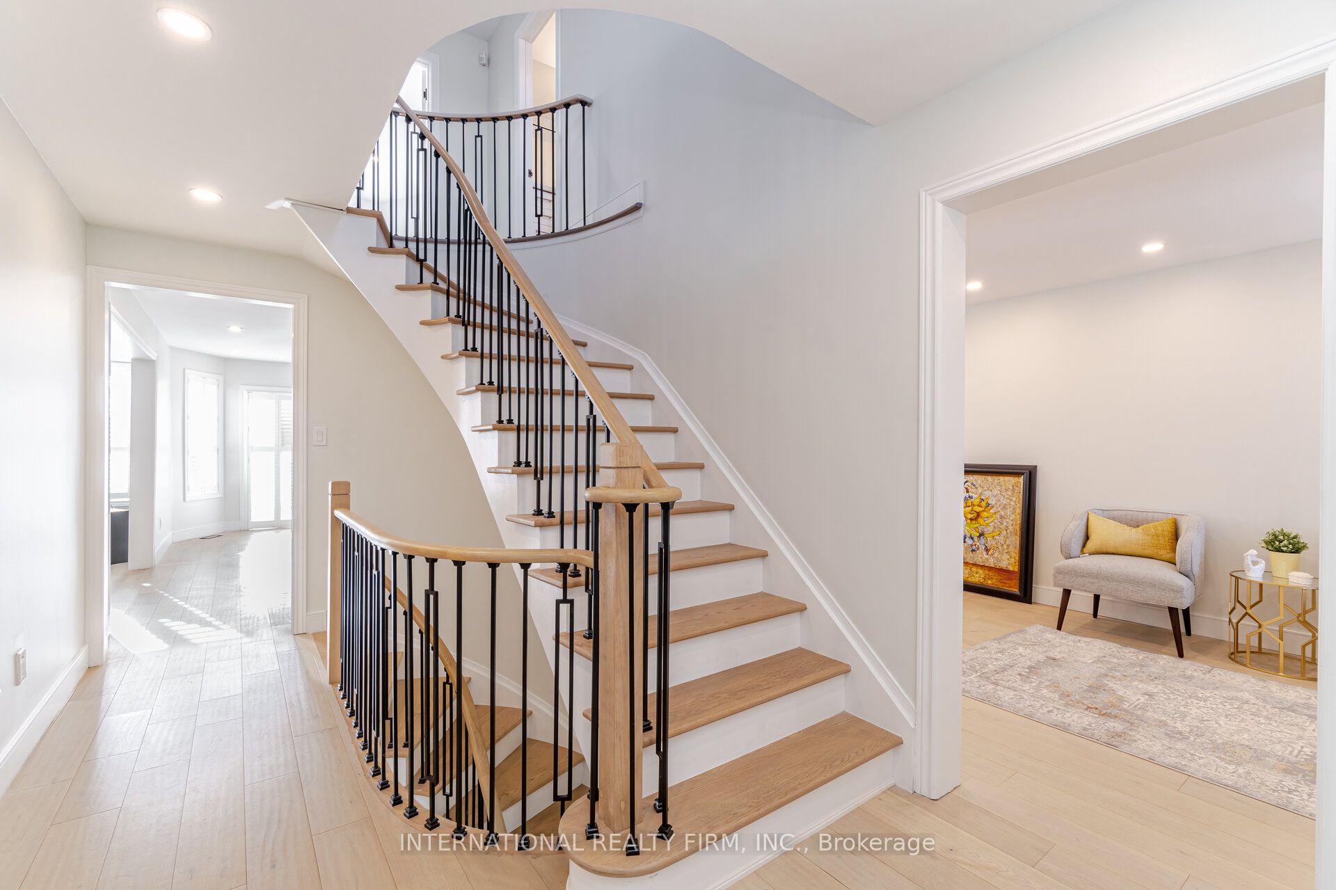 67 Rosanna Crescent Property Photo 2