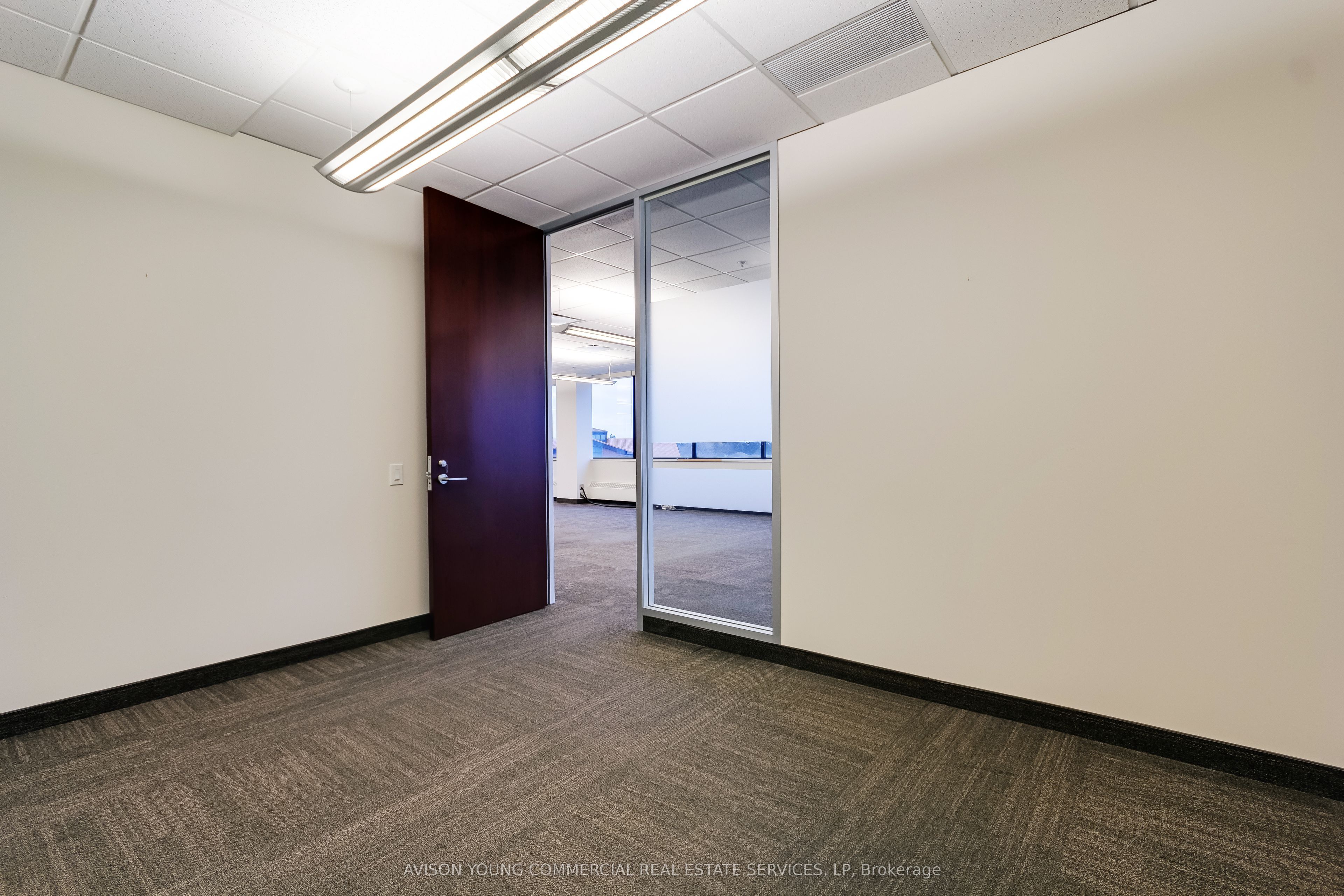 #300 - 306 Town Centre Boulevard Property Photo 8