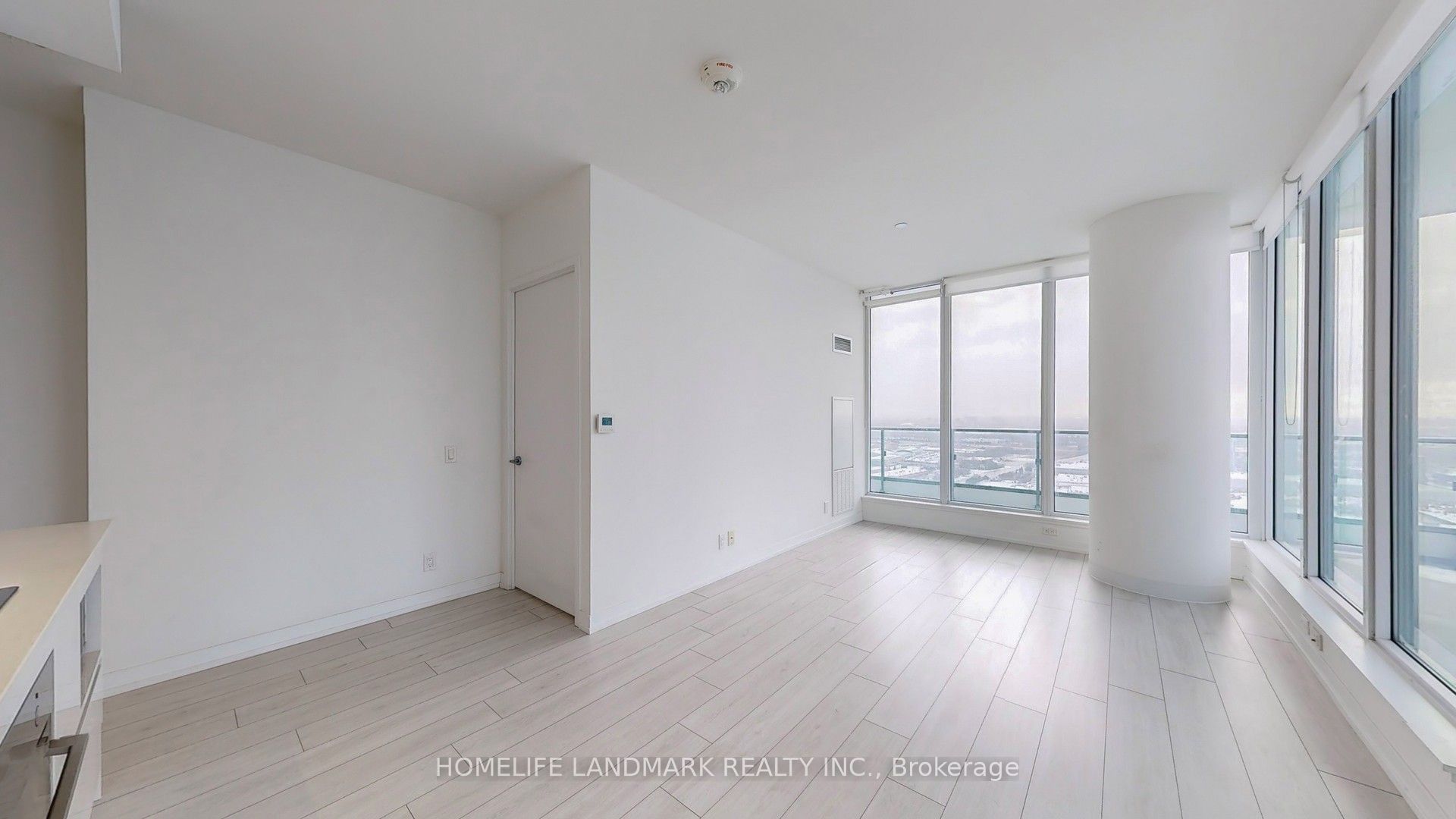 #3109 - 950 Portage Parkway Property Photo 8