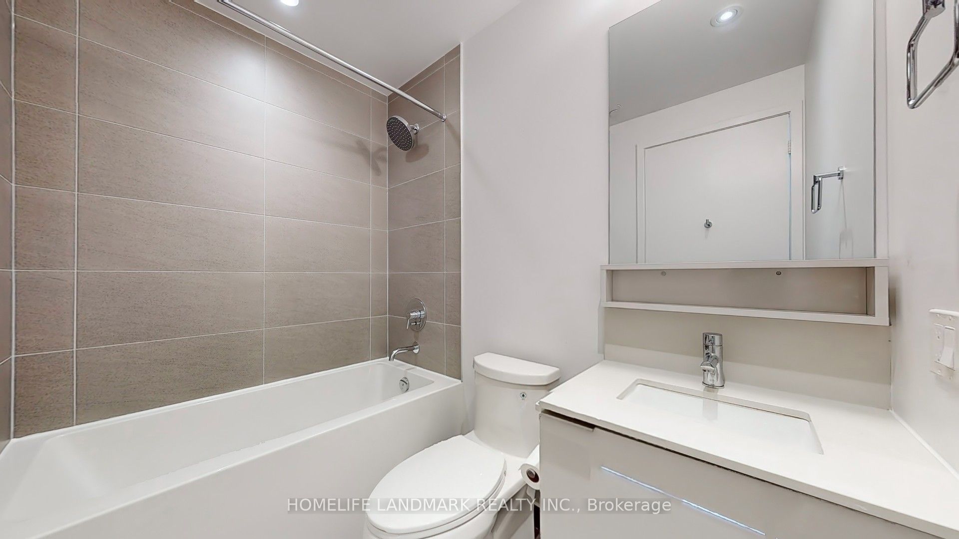 #3109 - 950 Portage Parkway Property Photo 18