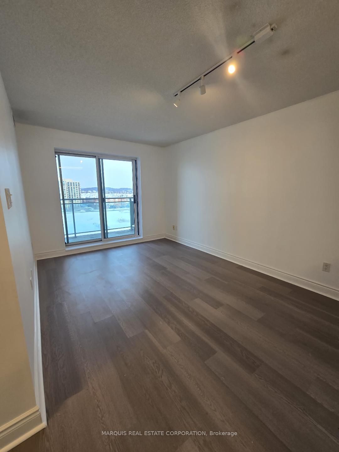 #908 - 39 Oneida Crescent Property Photo 6