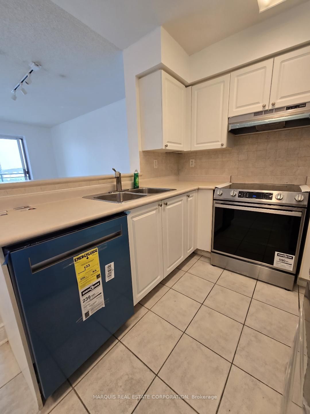 #908 - 39 Oneida Crescent Property Photo 11