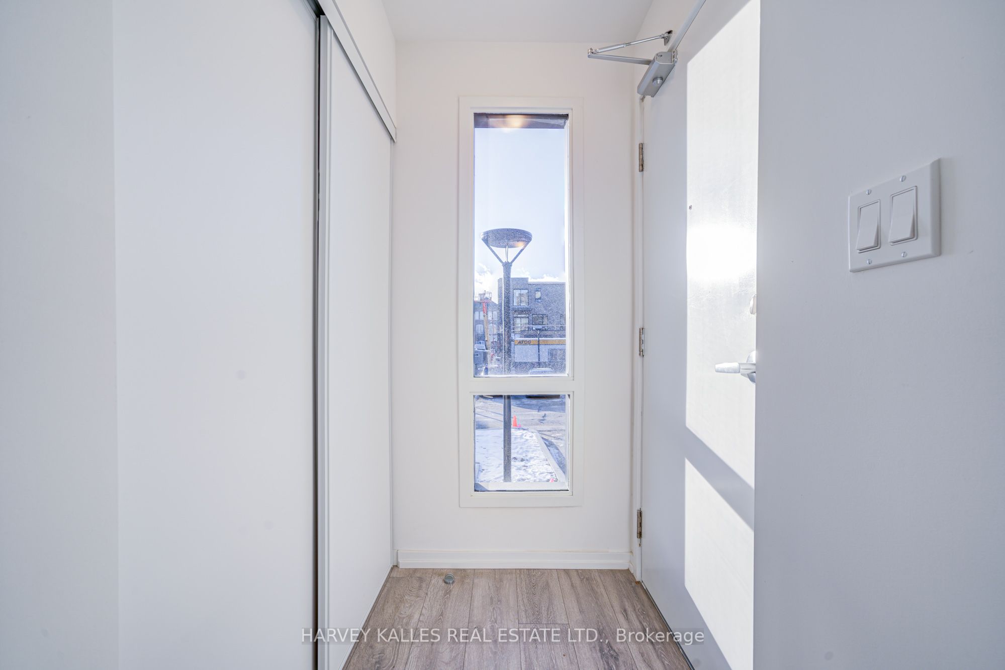 #2 - 11 Lytham Green Circle Property Photo 6