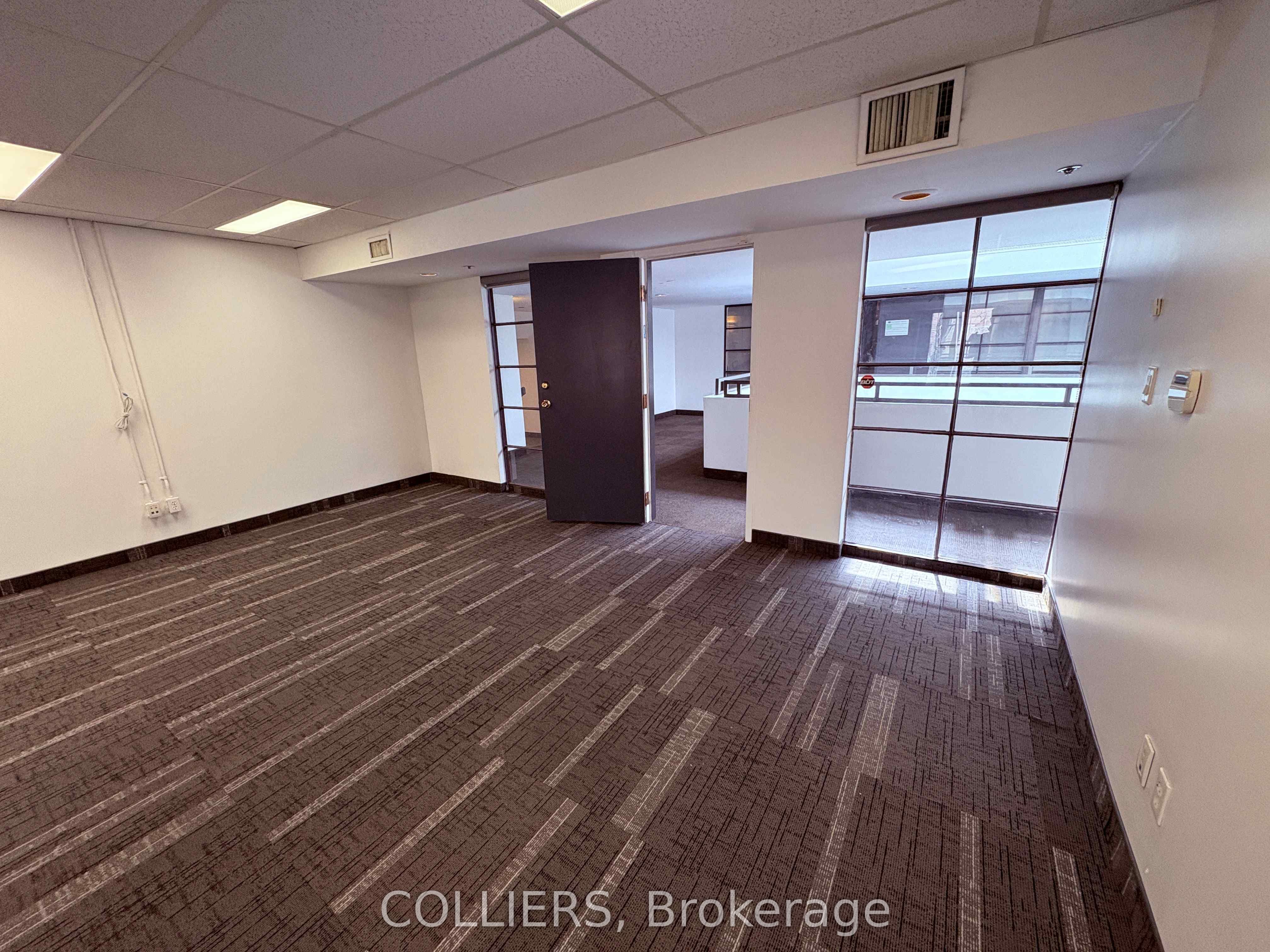 #230 - 7181 Woodbine Avenue Property Photo 7