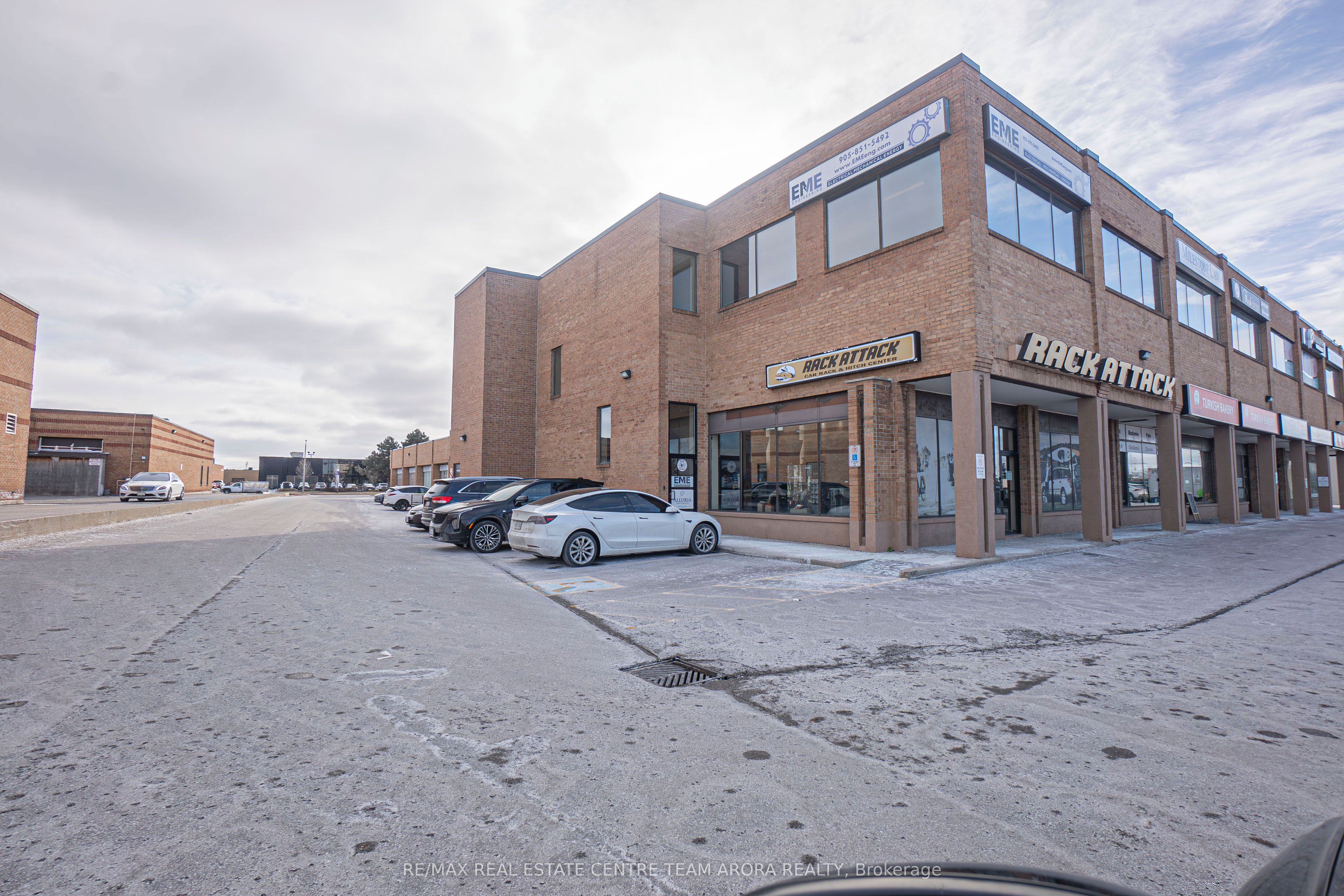#203 A&b - 90 Winges Road Property Photo 1