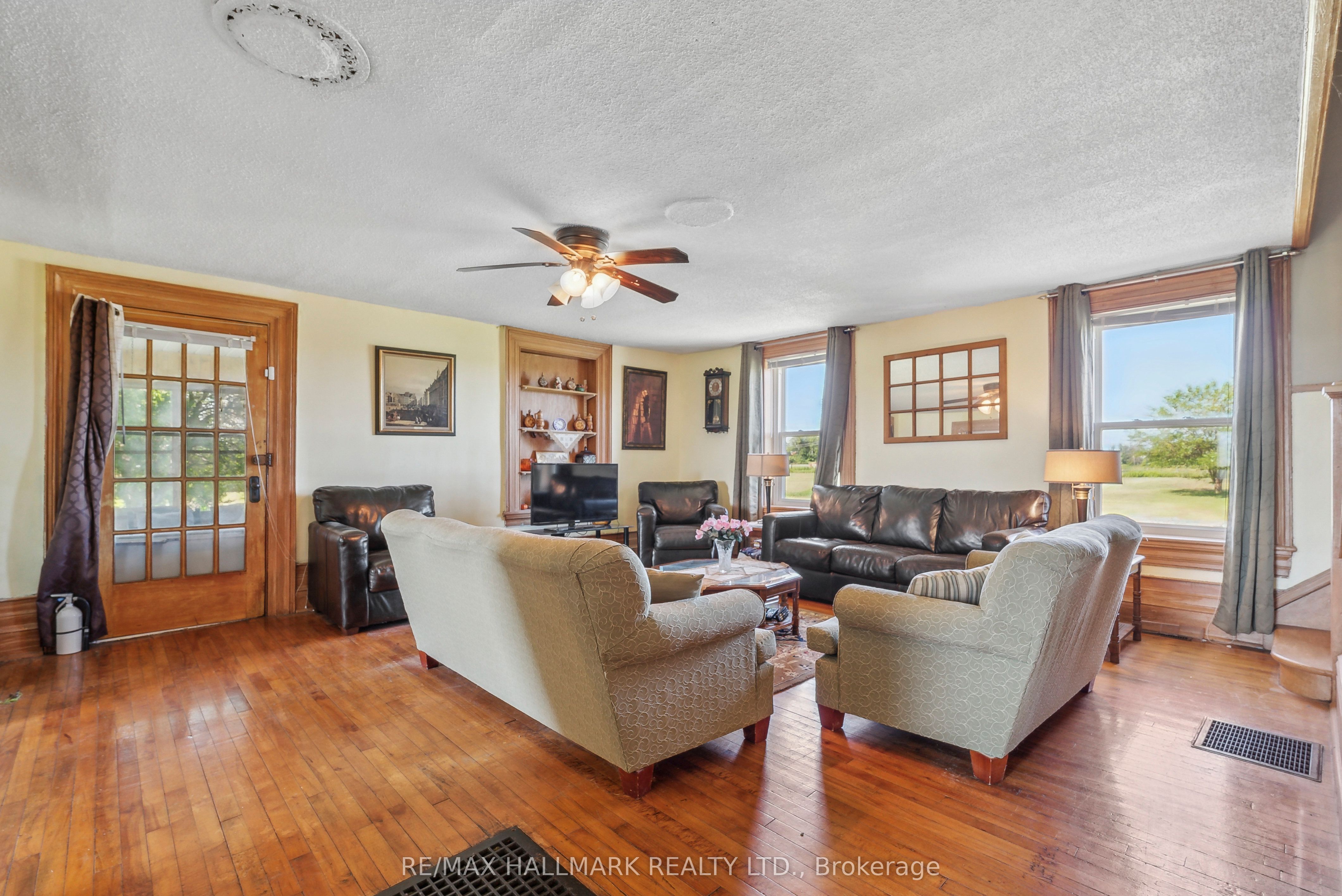 29018 Highway 48 Property Photo 16