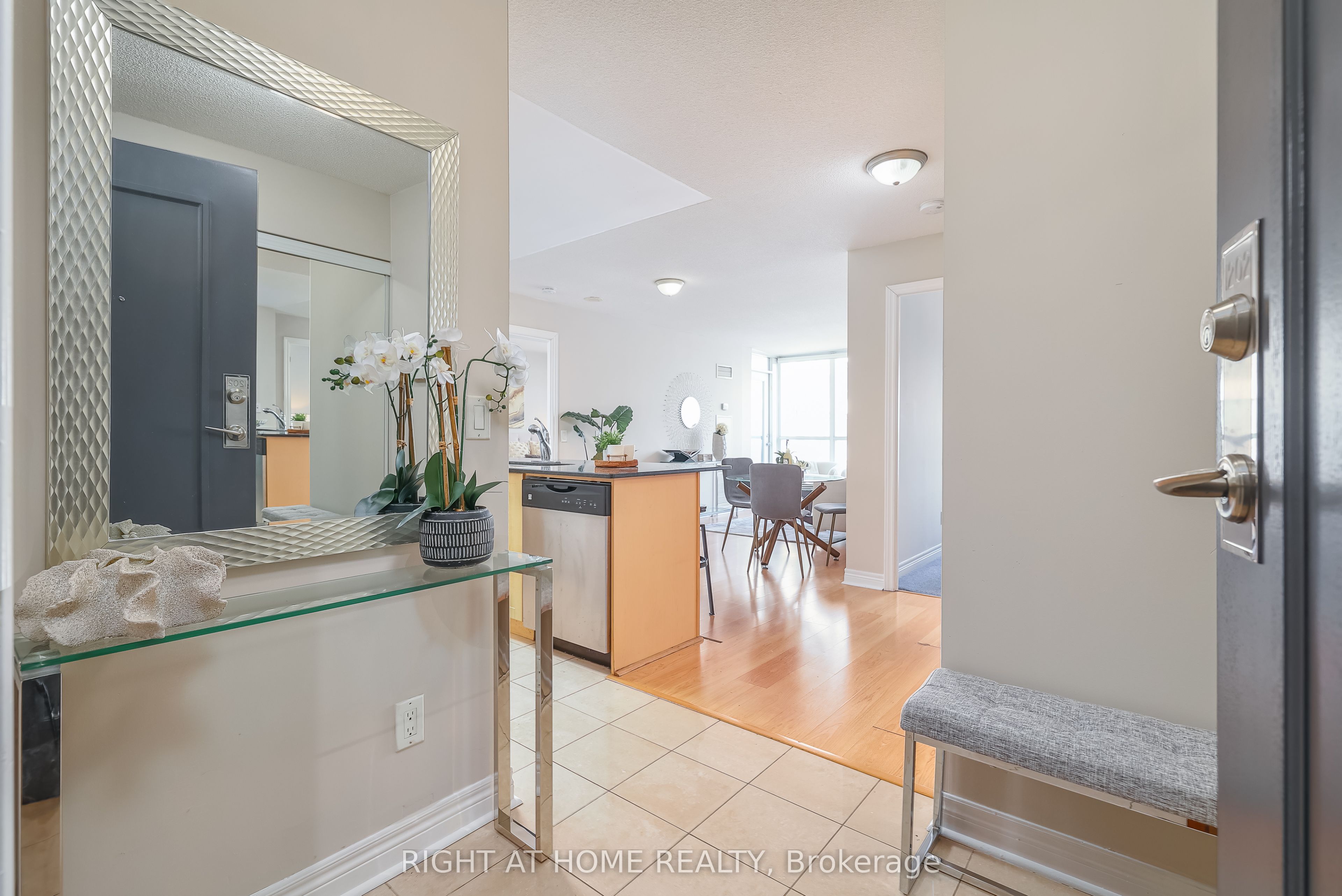 60 Disera Drive 1202 Property Photo 2