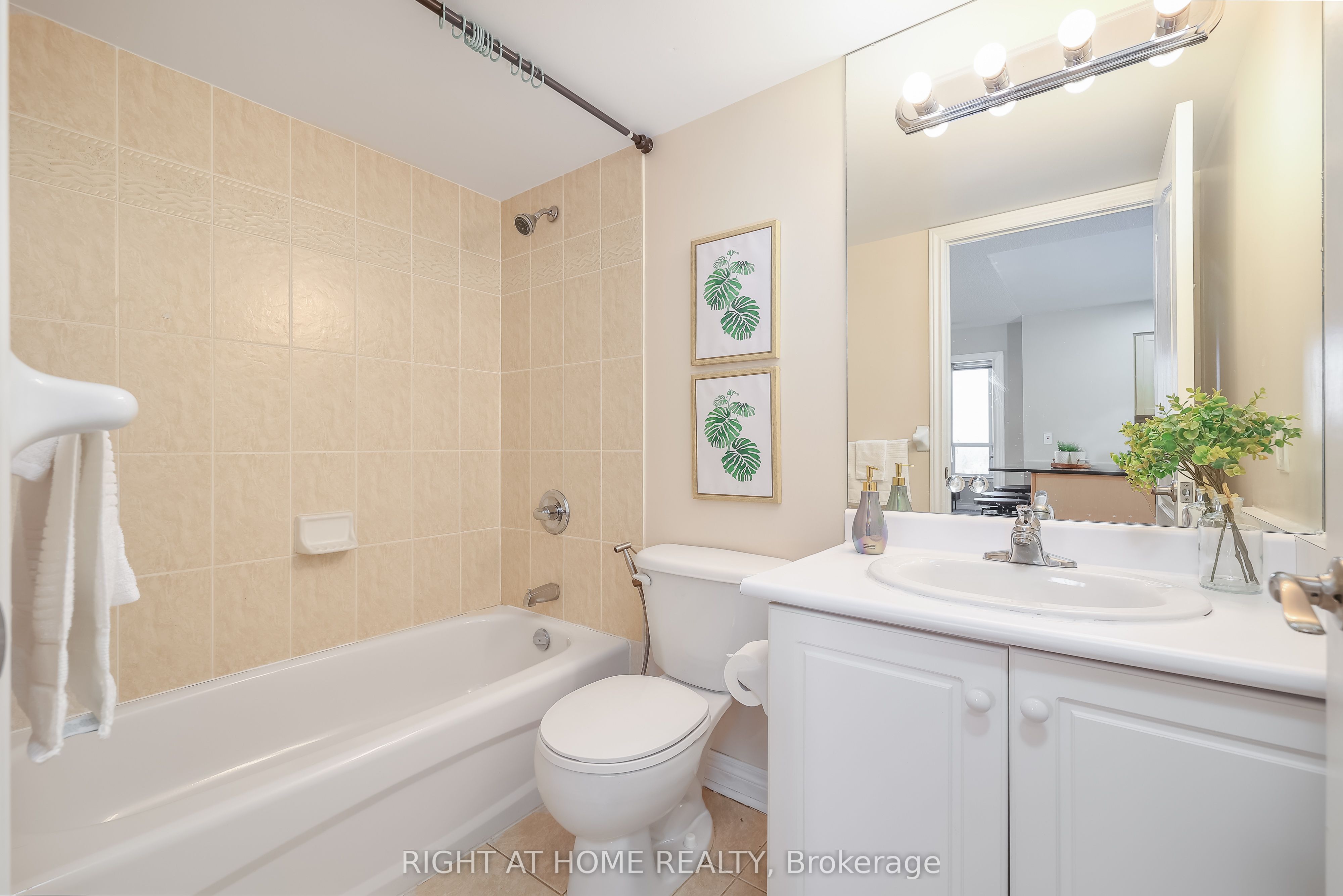 60 Disera Drive 1202 Property Photo 12