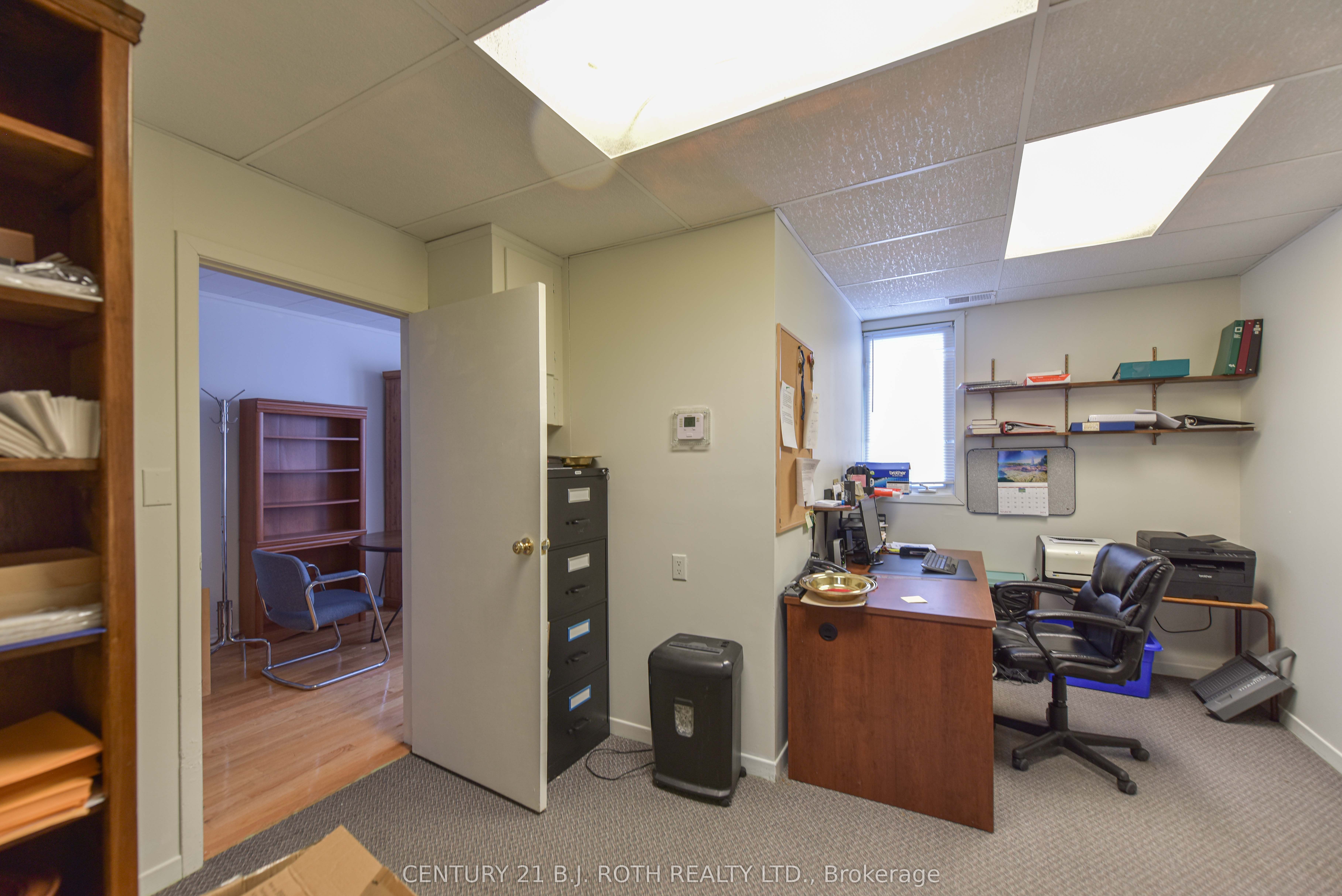 523 Simcoe Street Property Photo 3
