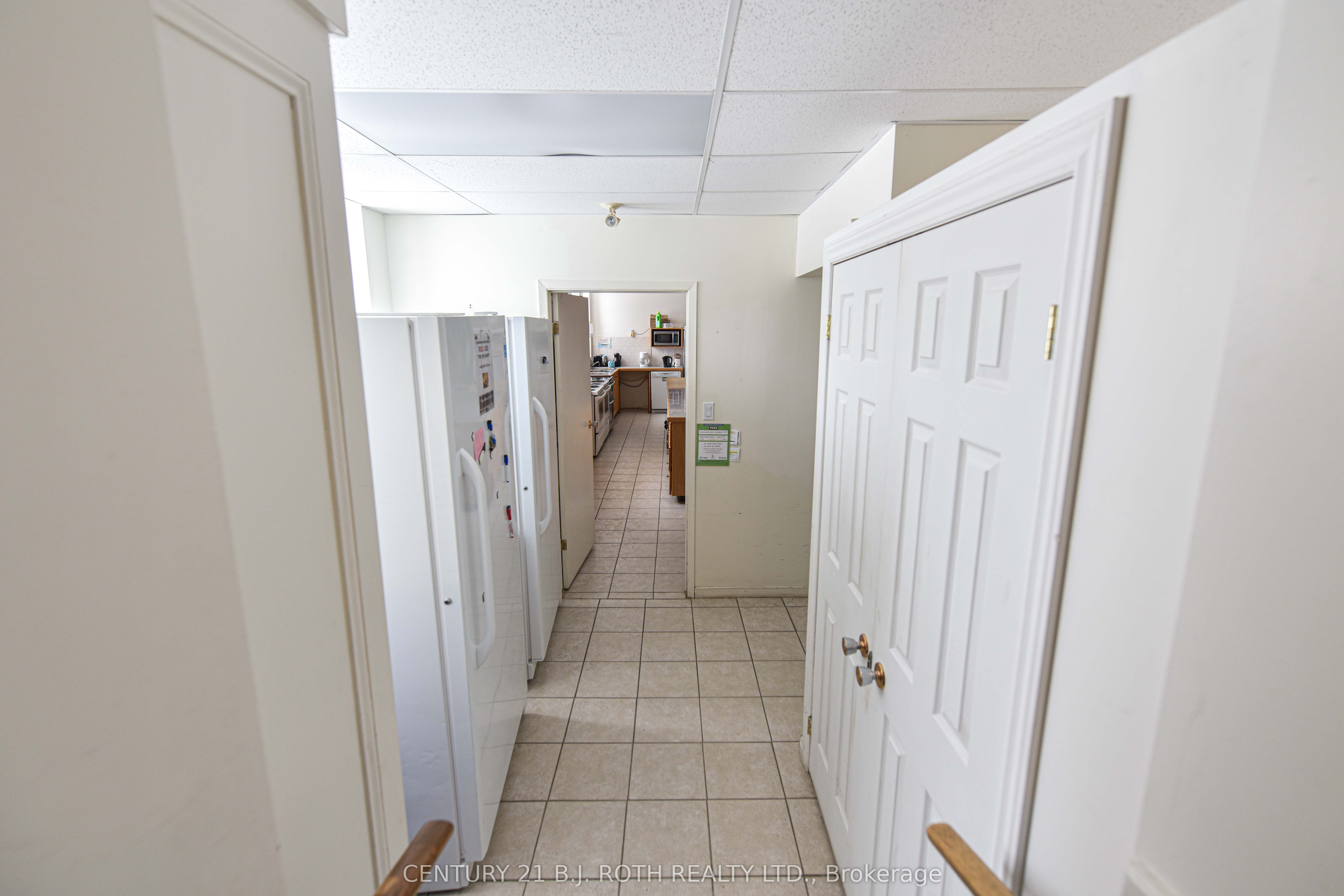 523 Simcoe Street Property Photo 6