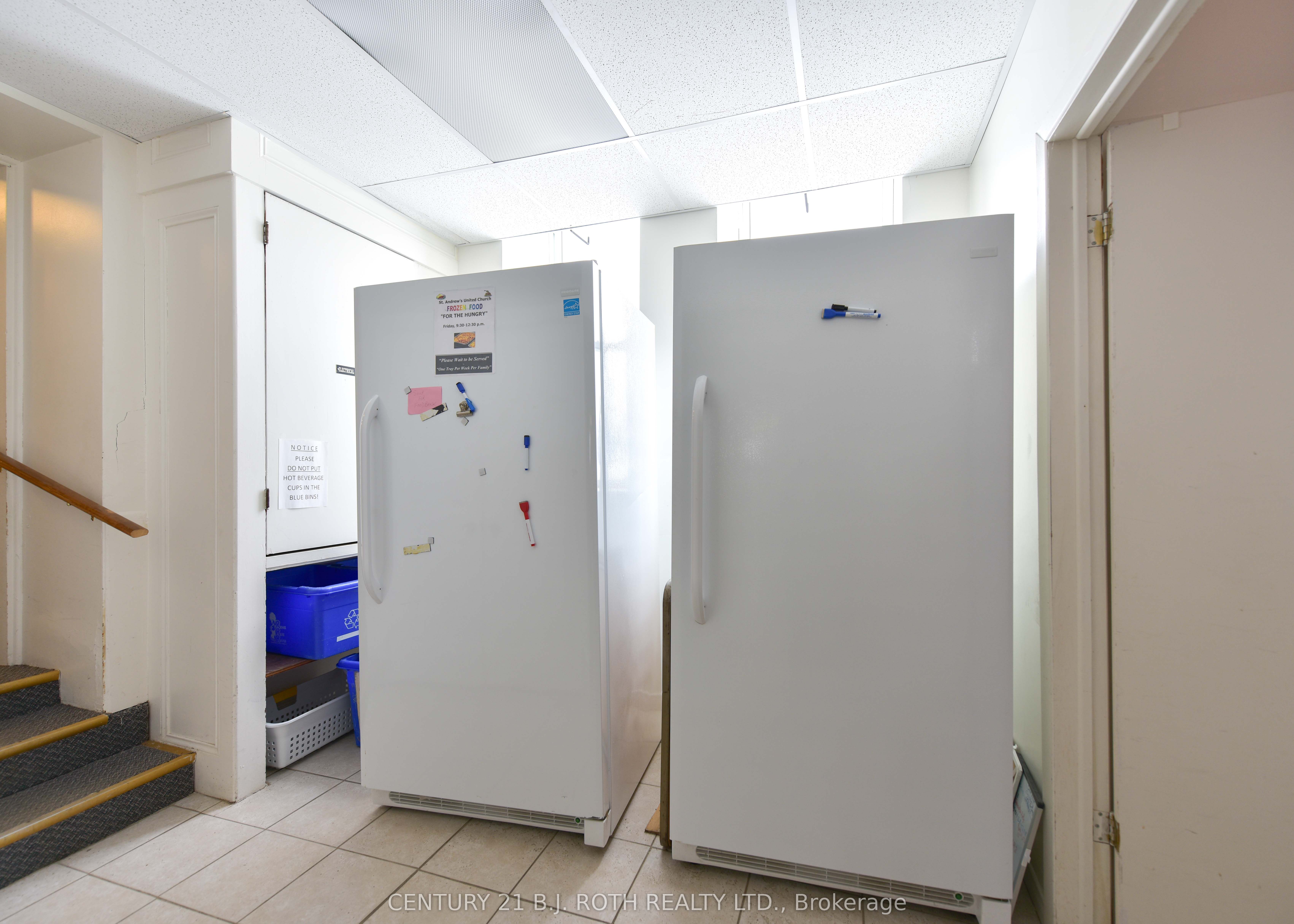 523 Simcoe Street Property Photo 7