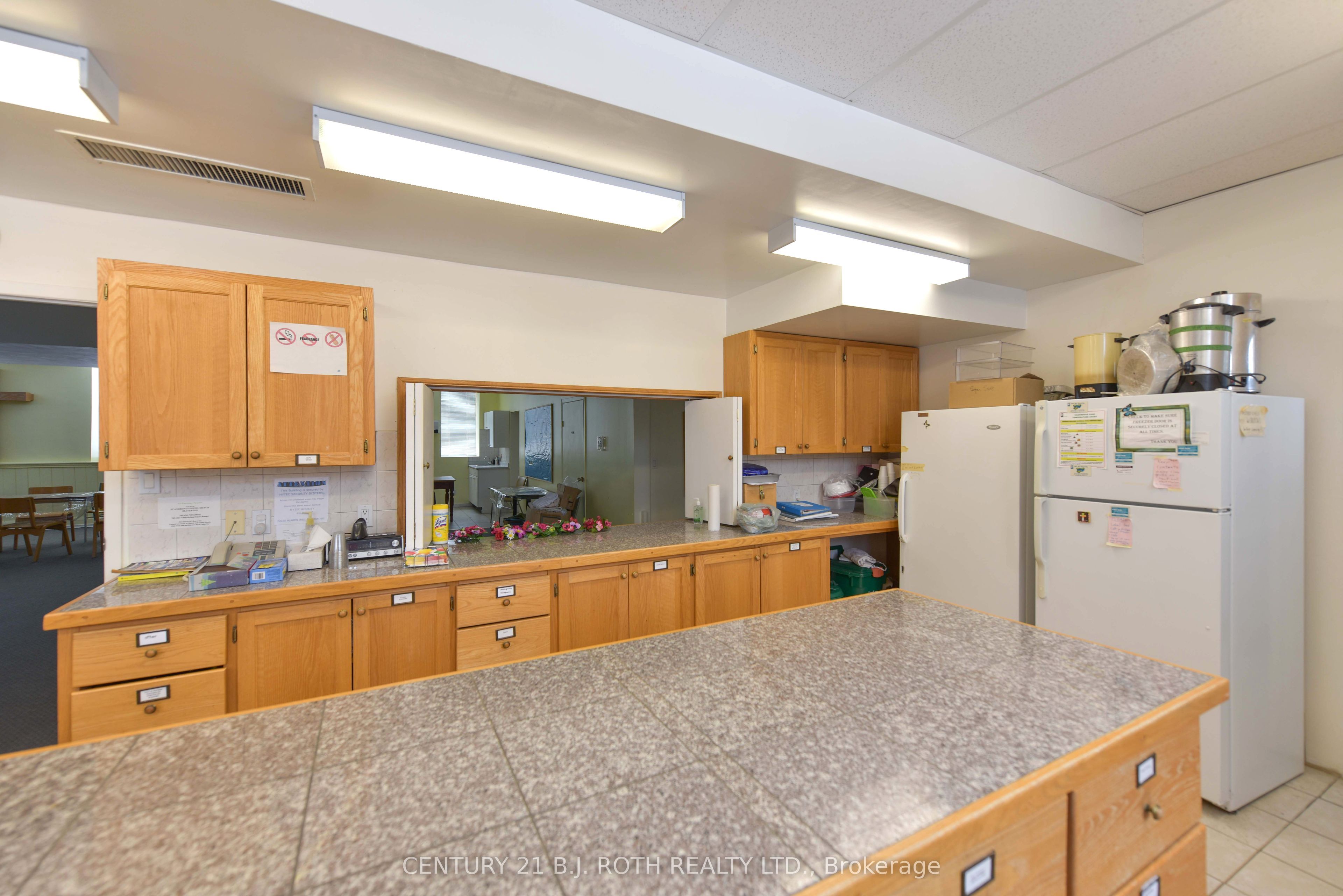 523 Simcoe Street Property Photo 12